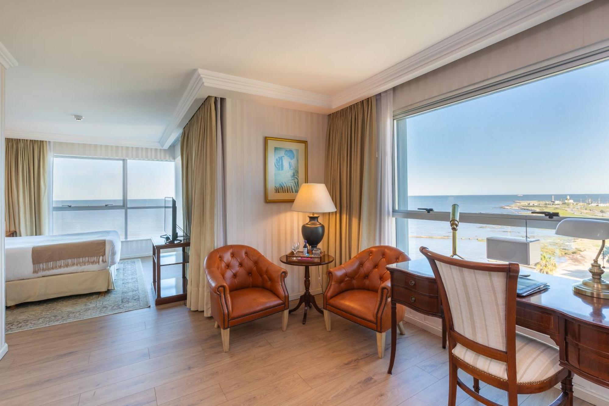 Corner Suite