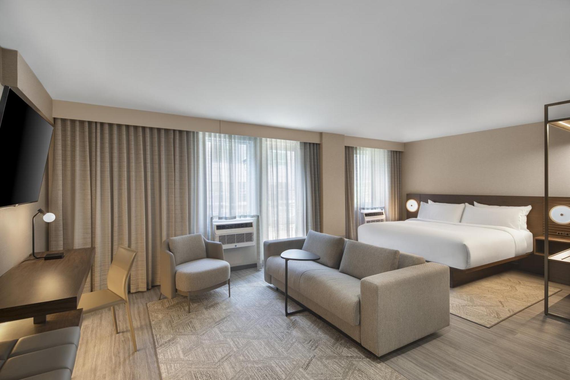 Studio King Room with Sofa Bed and Terrace