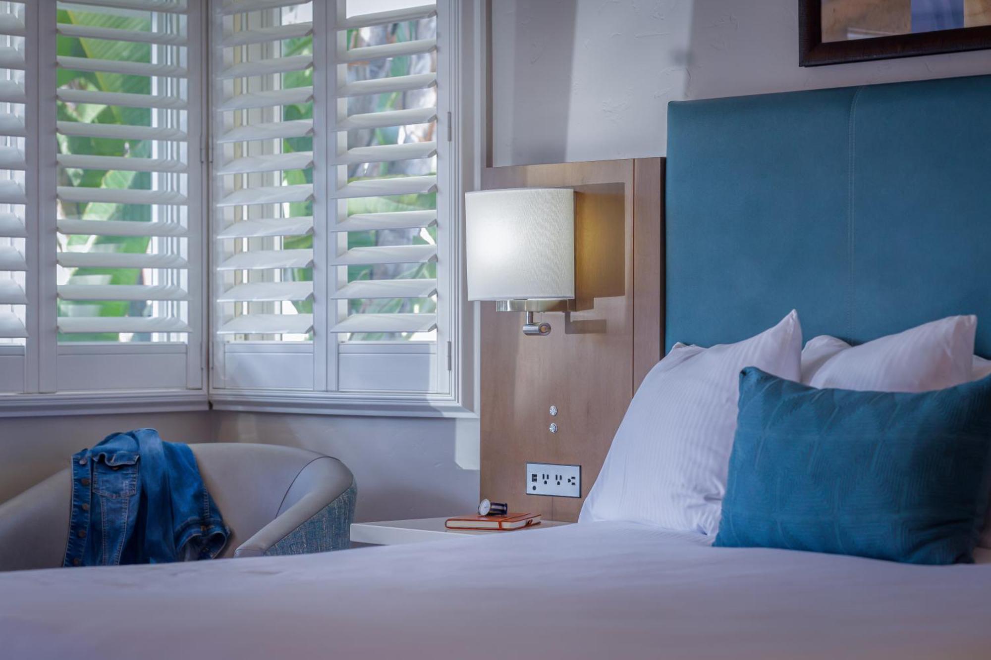 King Room Kitchenette