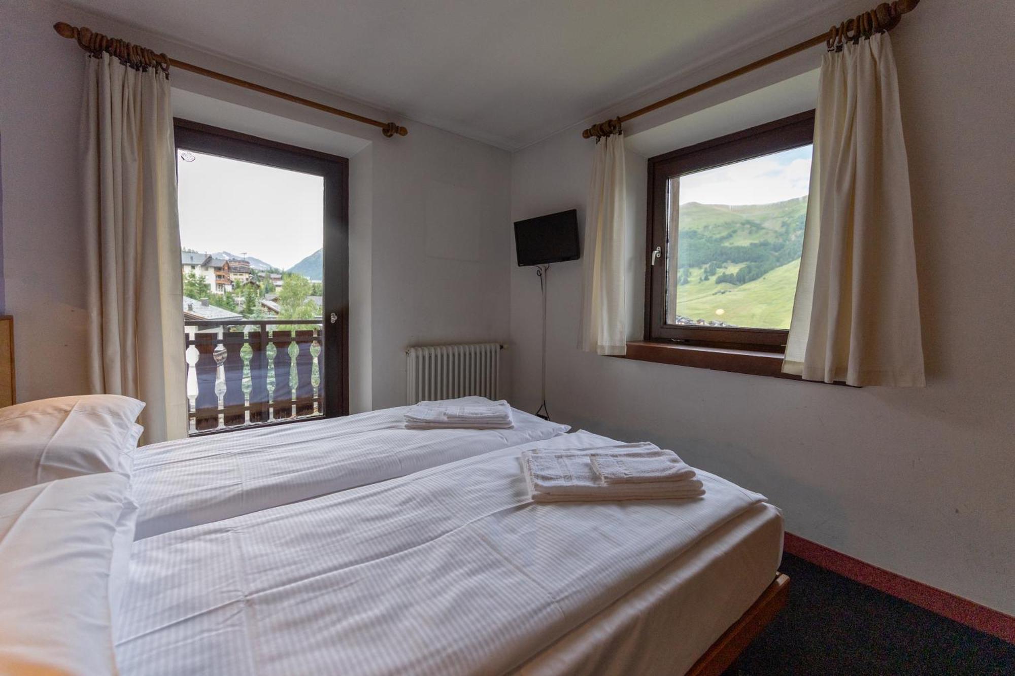 Economy Triple Room
