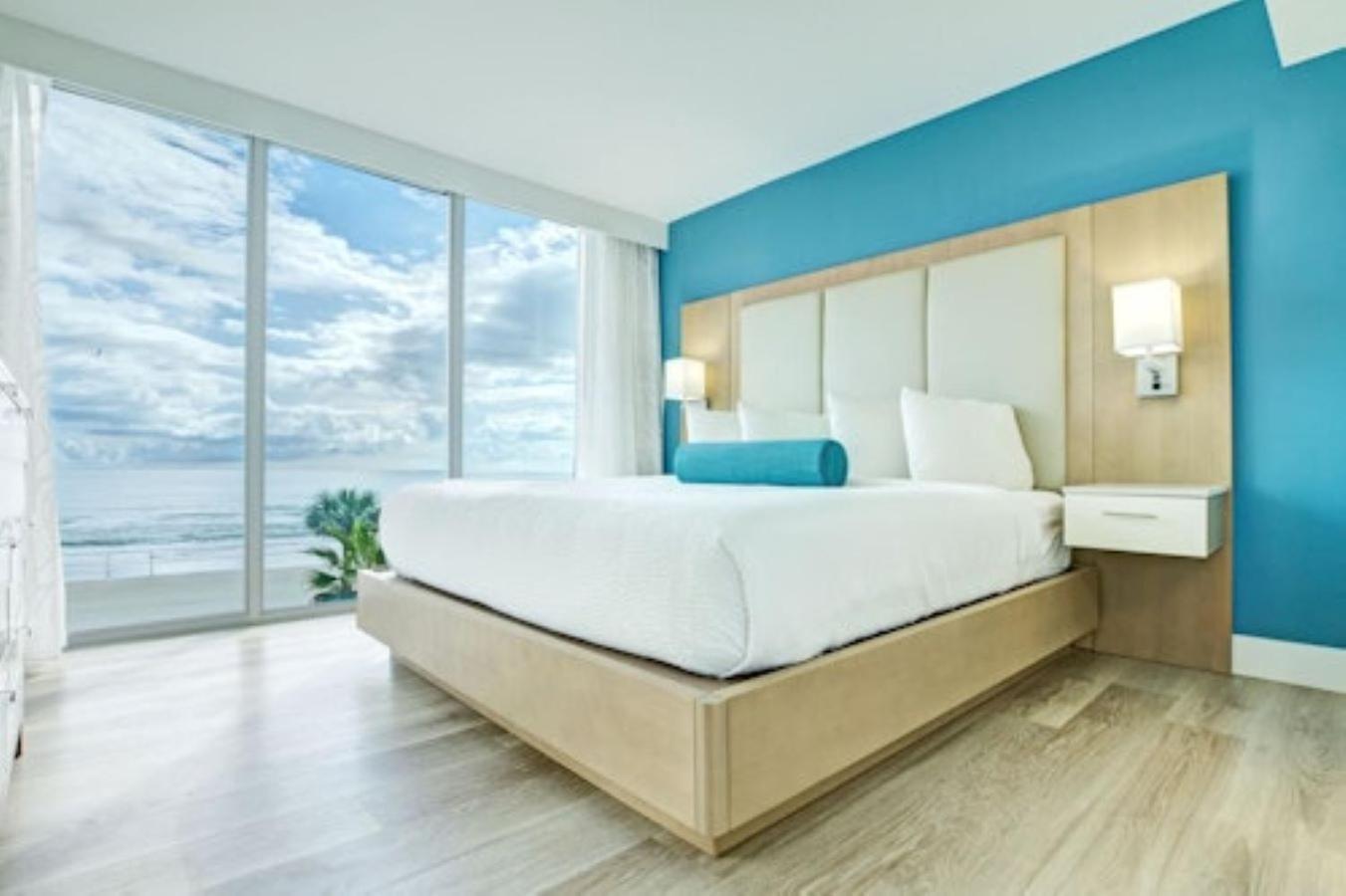 Two-Bedroom Condo Ocean Front,1691996265:JPEG