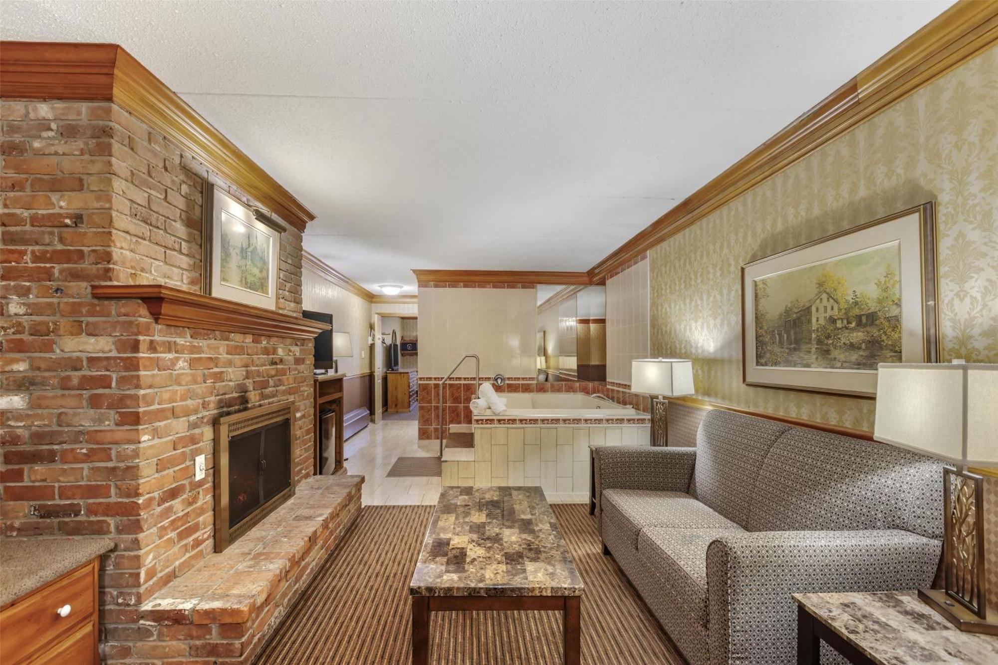 King Suite Spa Bath Fireplace