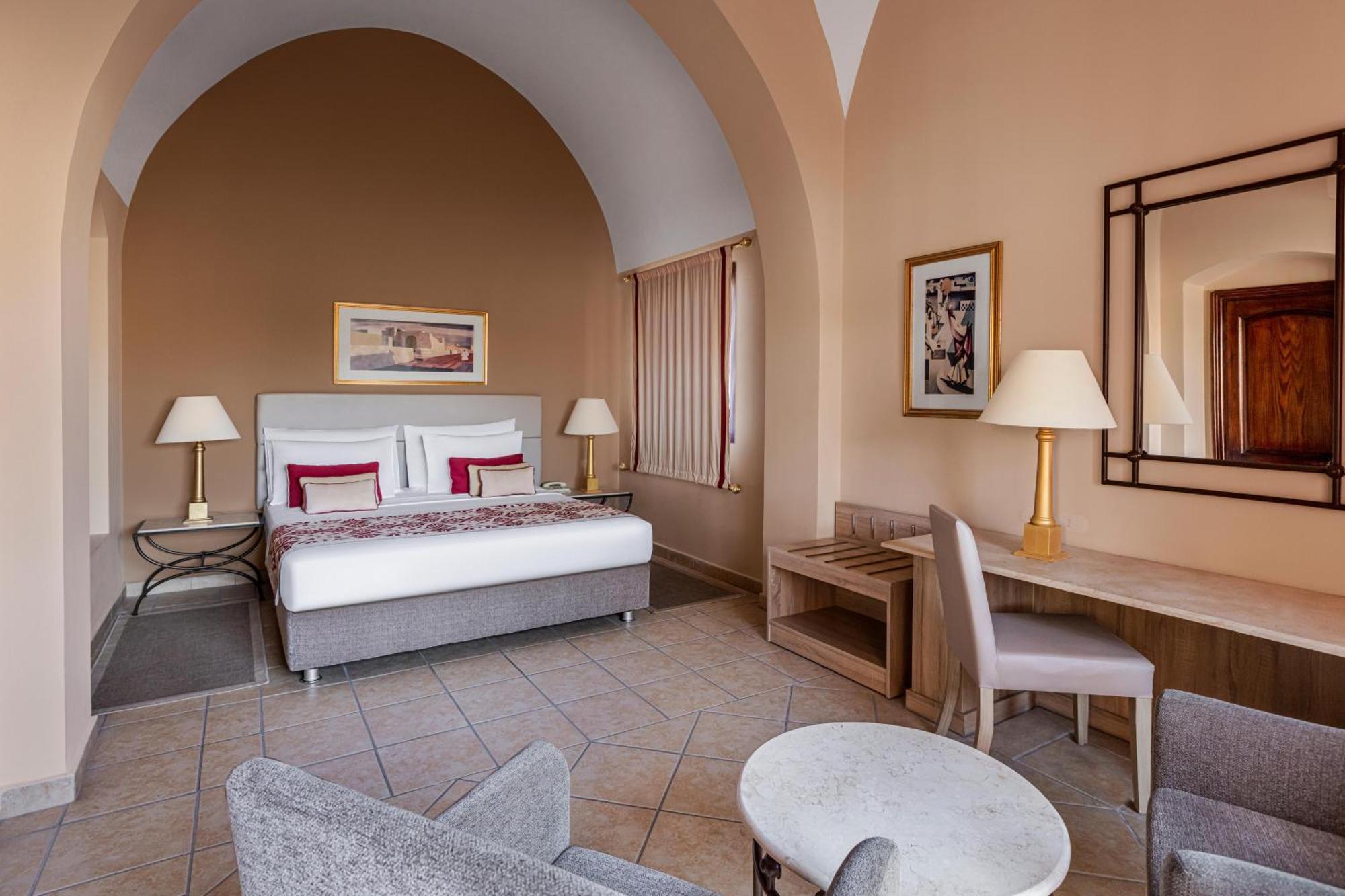 Ferienwohnung mit 2 Schlafzimmern, Queensize-Bett oder 2 Einzelbetten und Gartenblick