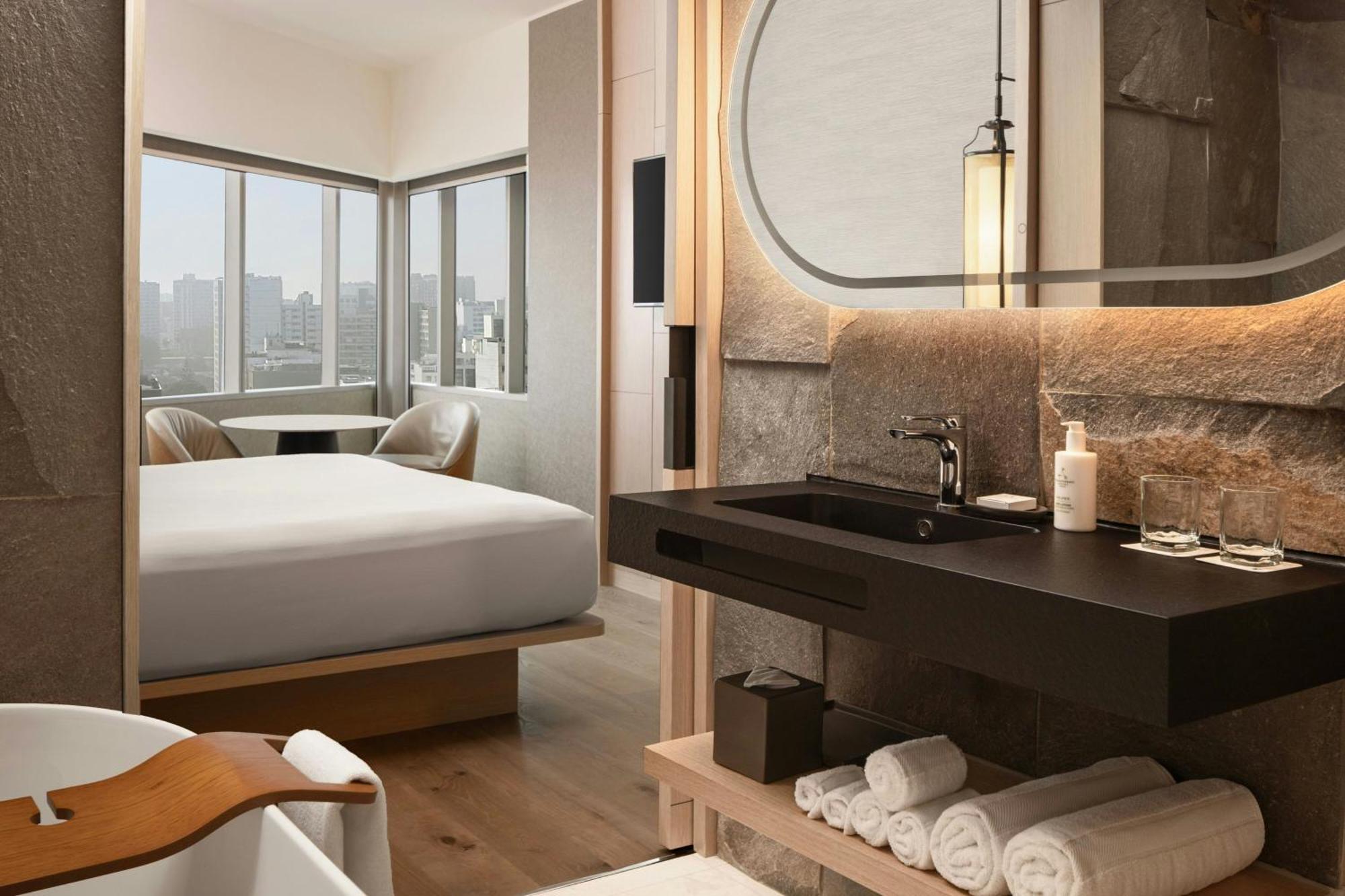 Urban King Room