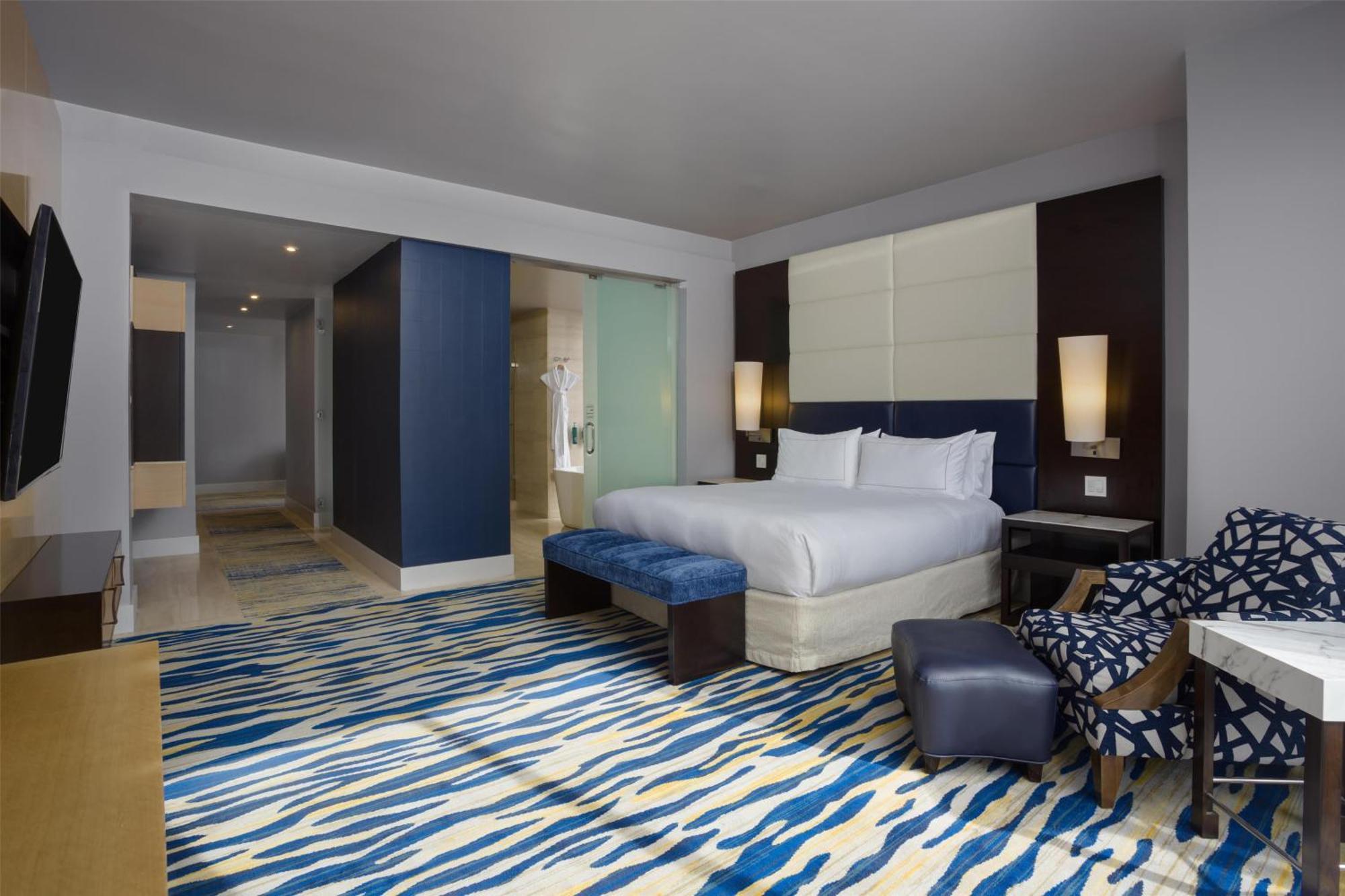 Junior King Suite City View