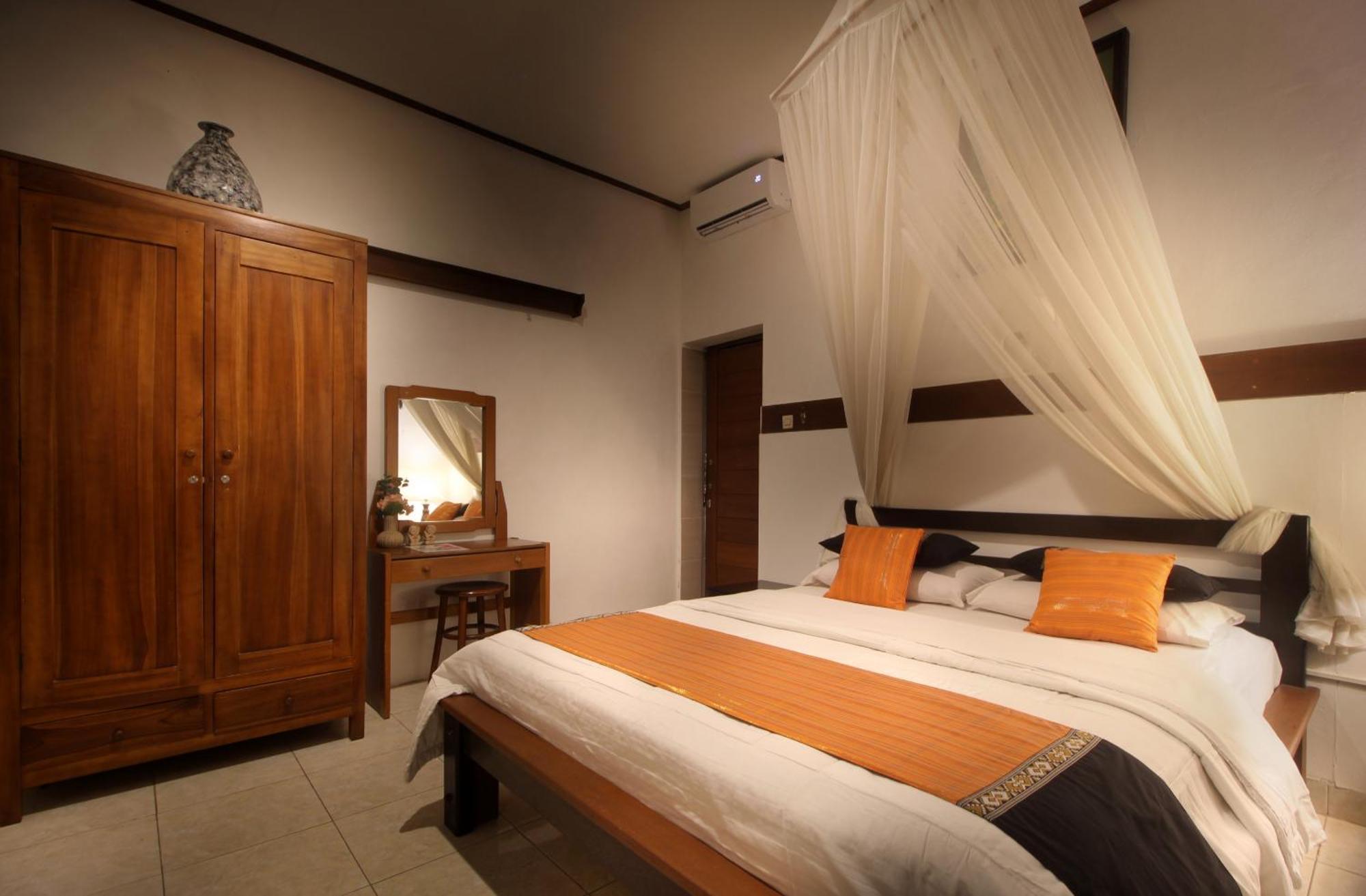 Standard Double or Twin Room with Kitchenette