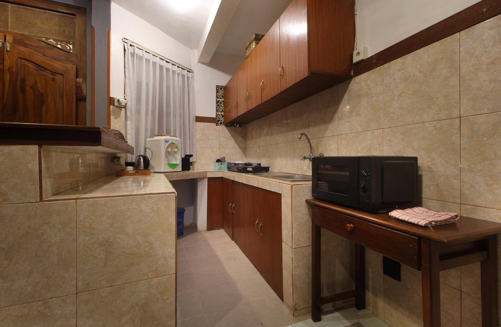 One-Bedroom Suite with Kitchenette
