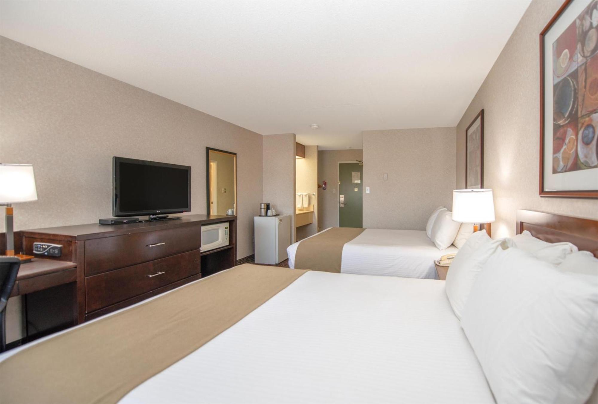 Queen Room with Two Queen Beds - Non-Smoking