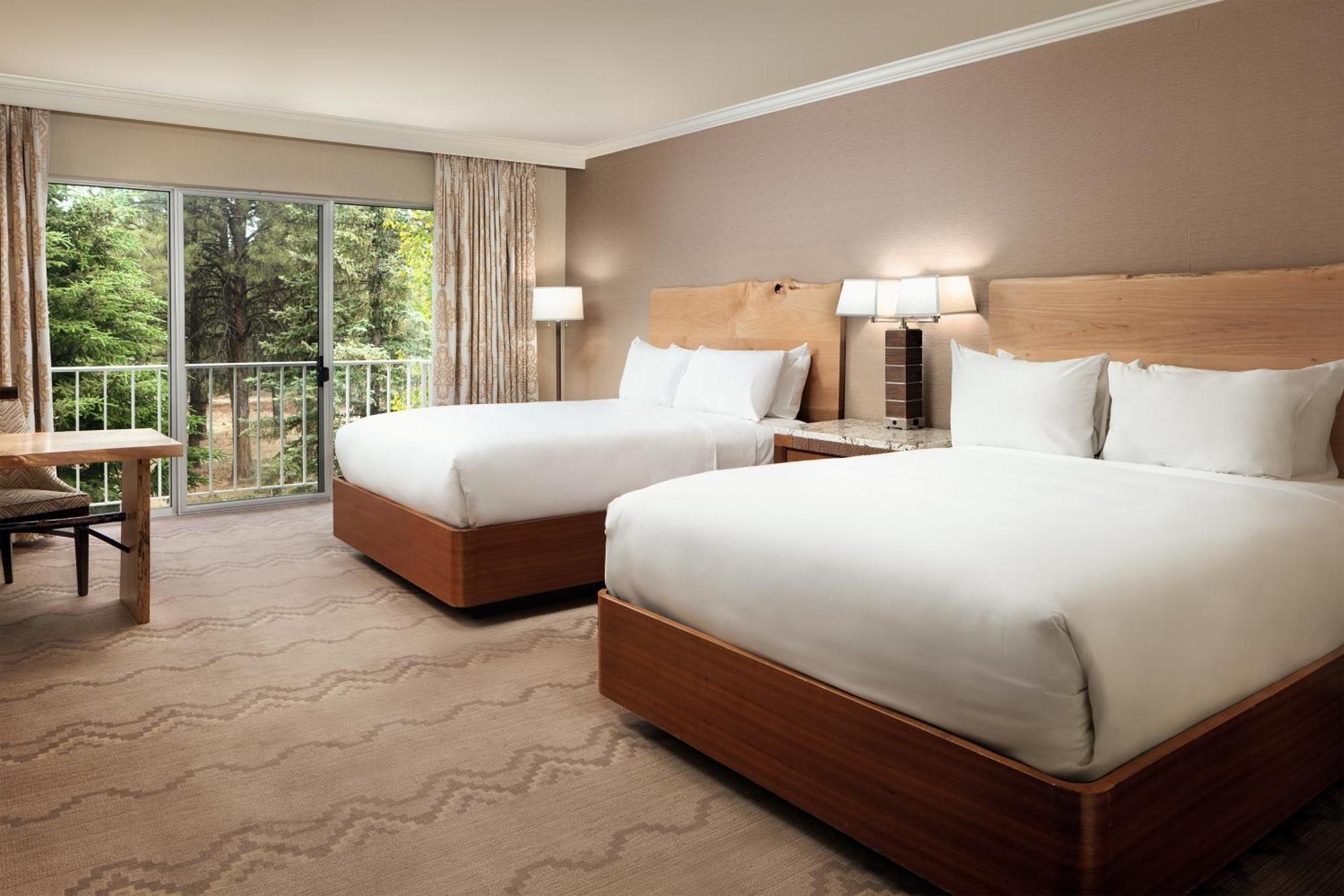 Grand View Two Queen Beds