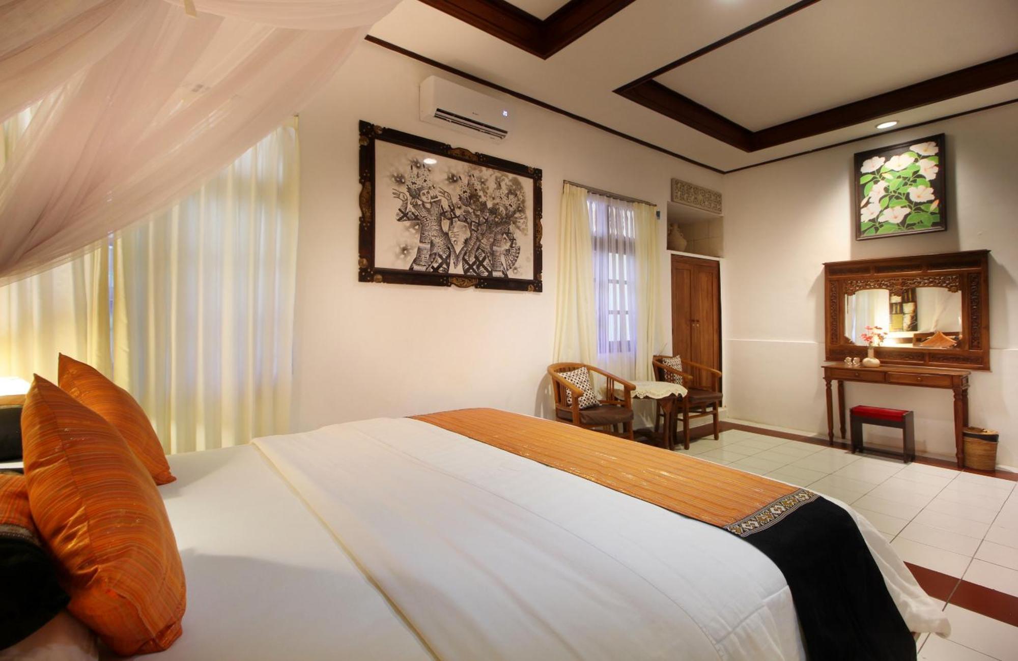 Three-Bedroom Suite with Kitchen