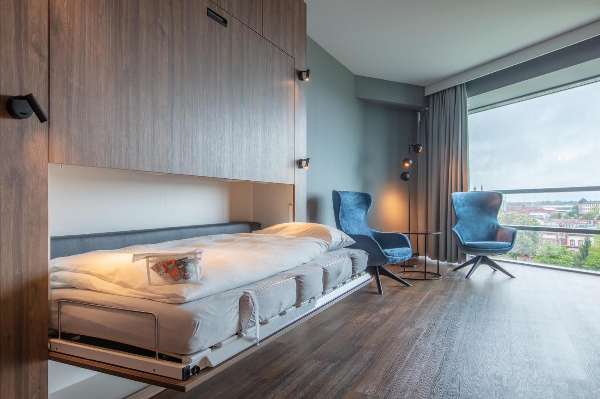 Familienzimmer mit Hafenblick