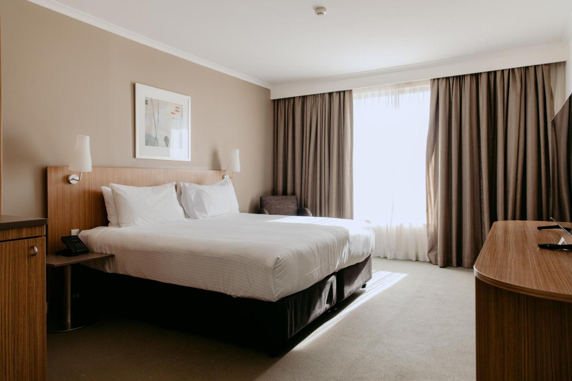 Classic King Room - Mobility Accessible
