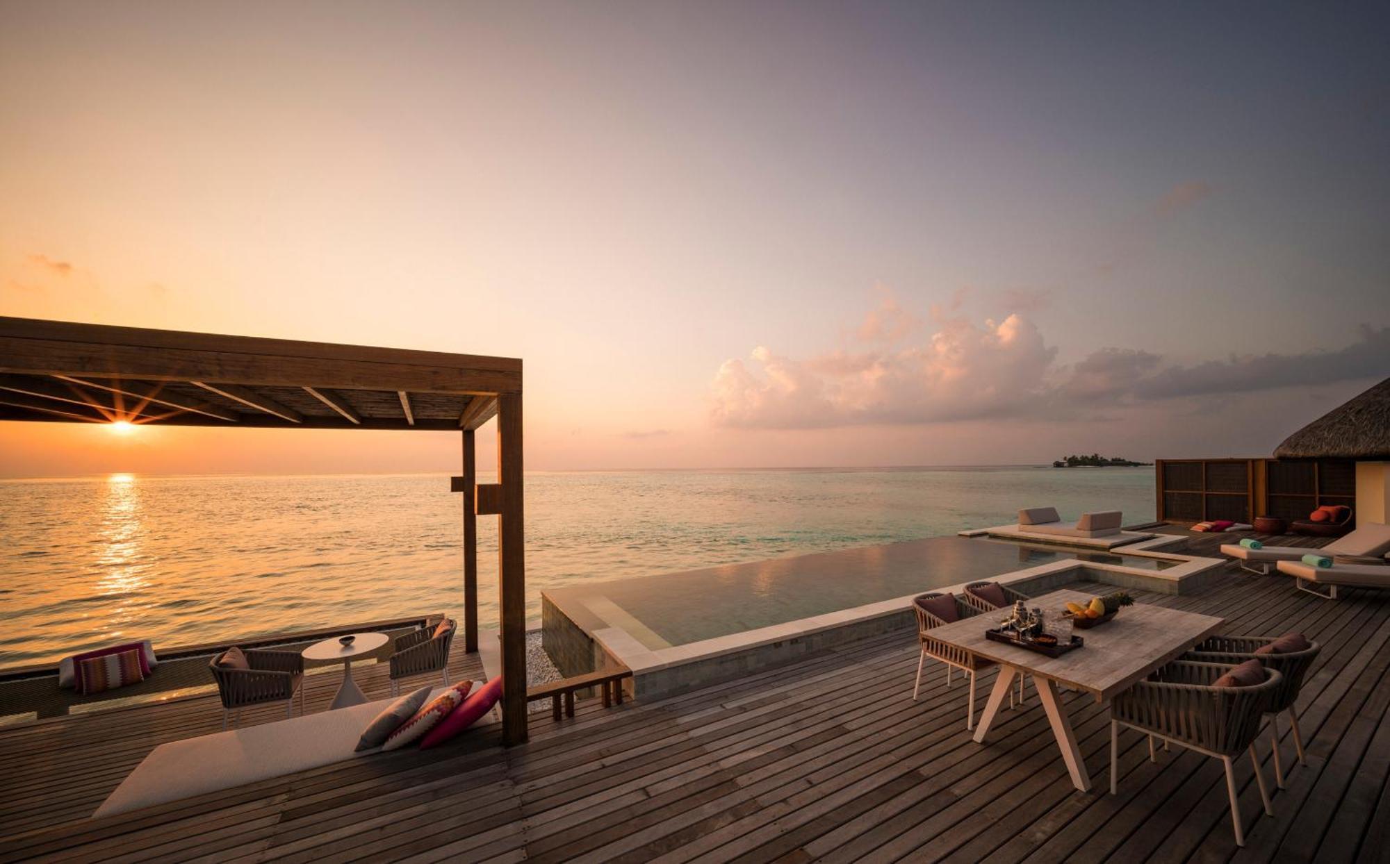 Sunset Two-Bedroom Water Suite with Pool - Room Rate inclusive of breakfast for 4 adults