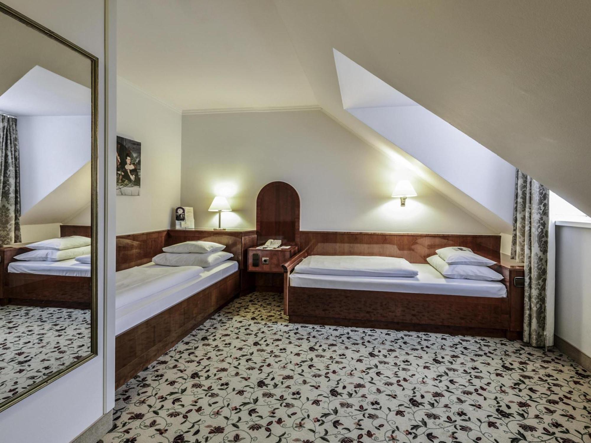 Standard Twin Room,1765146790:JPEG