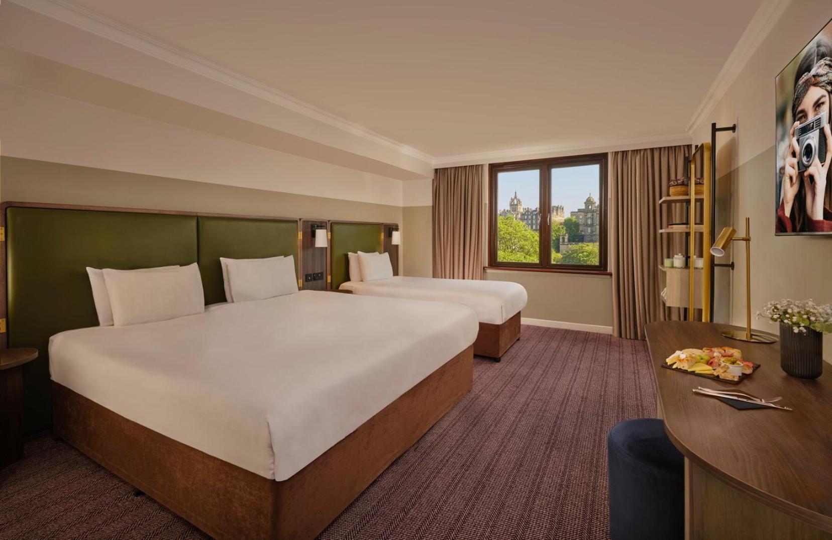 Classic Room 1 Queen Size Bed & 1 Single Bed
