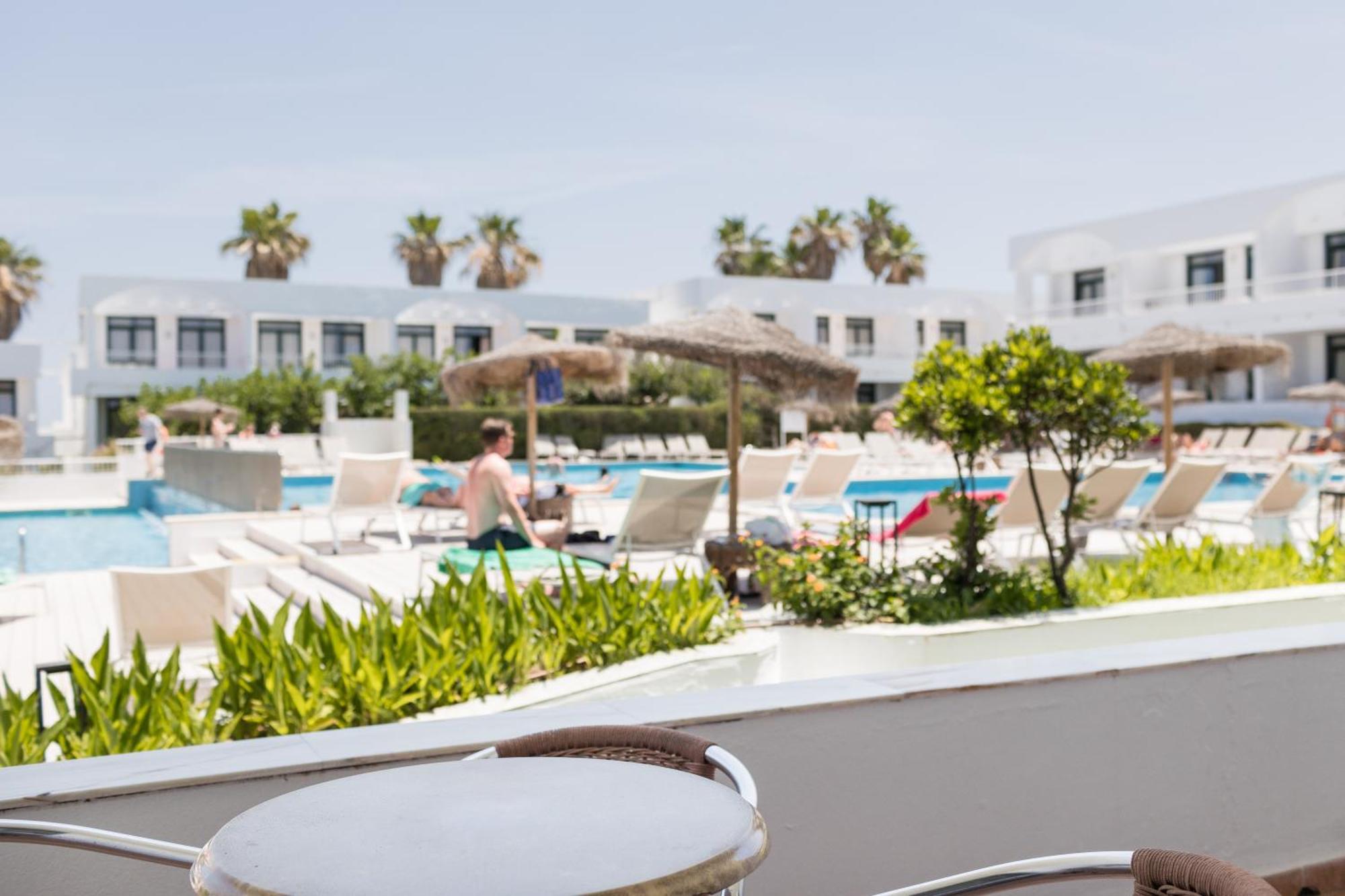 Apartamento com Vista Piscina