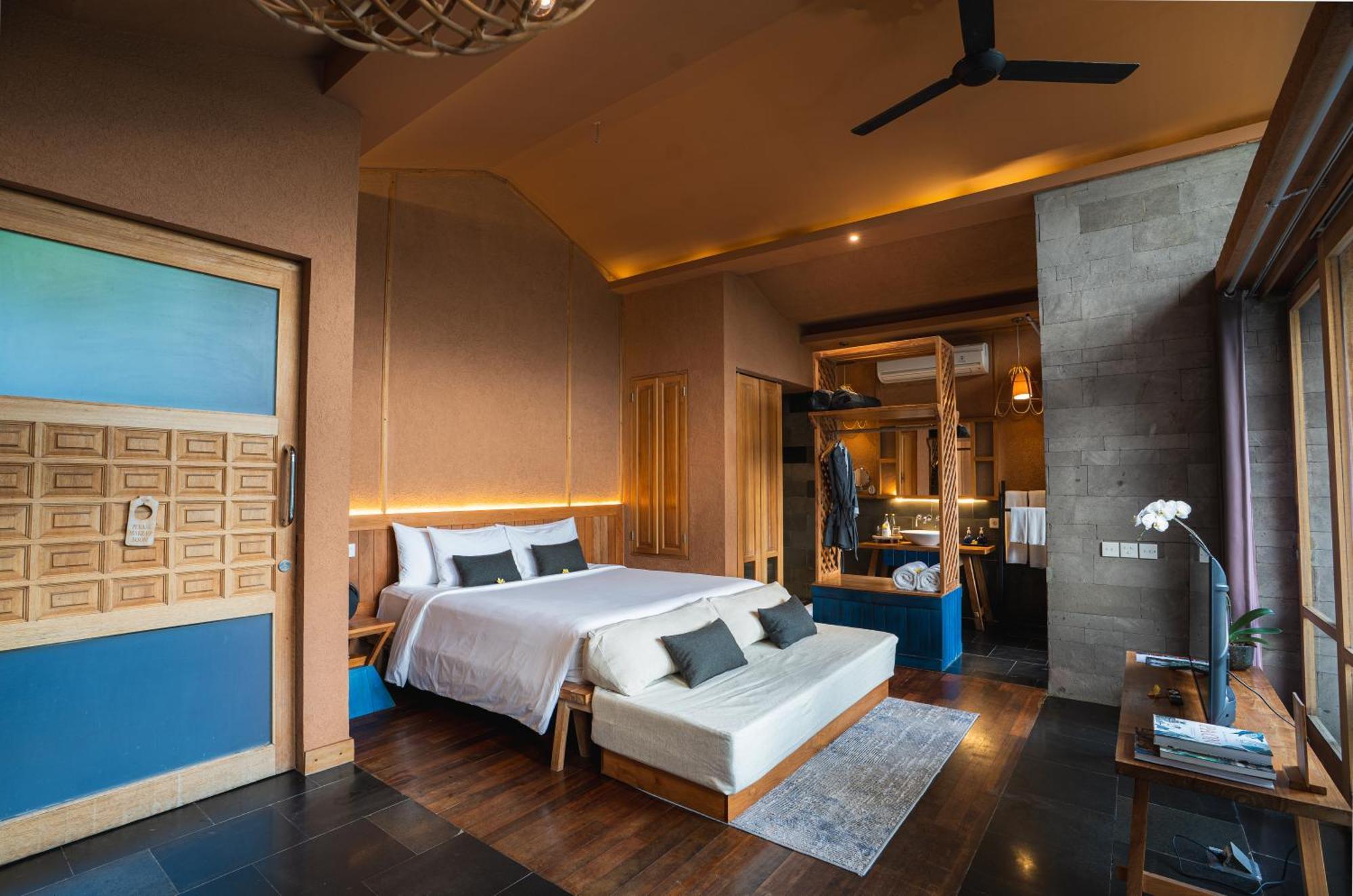 One-Bedroom Valley Pool Villa with Free Benefit