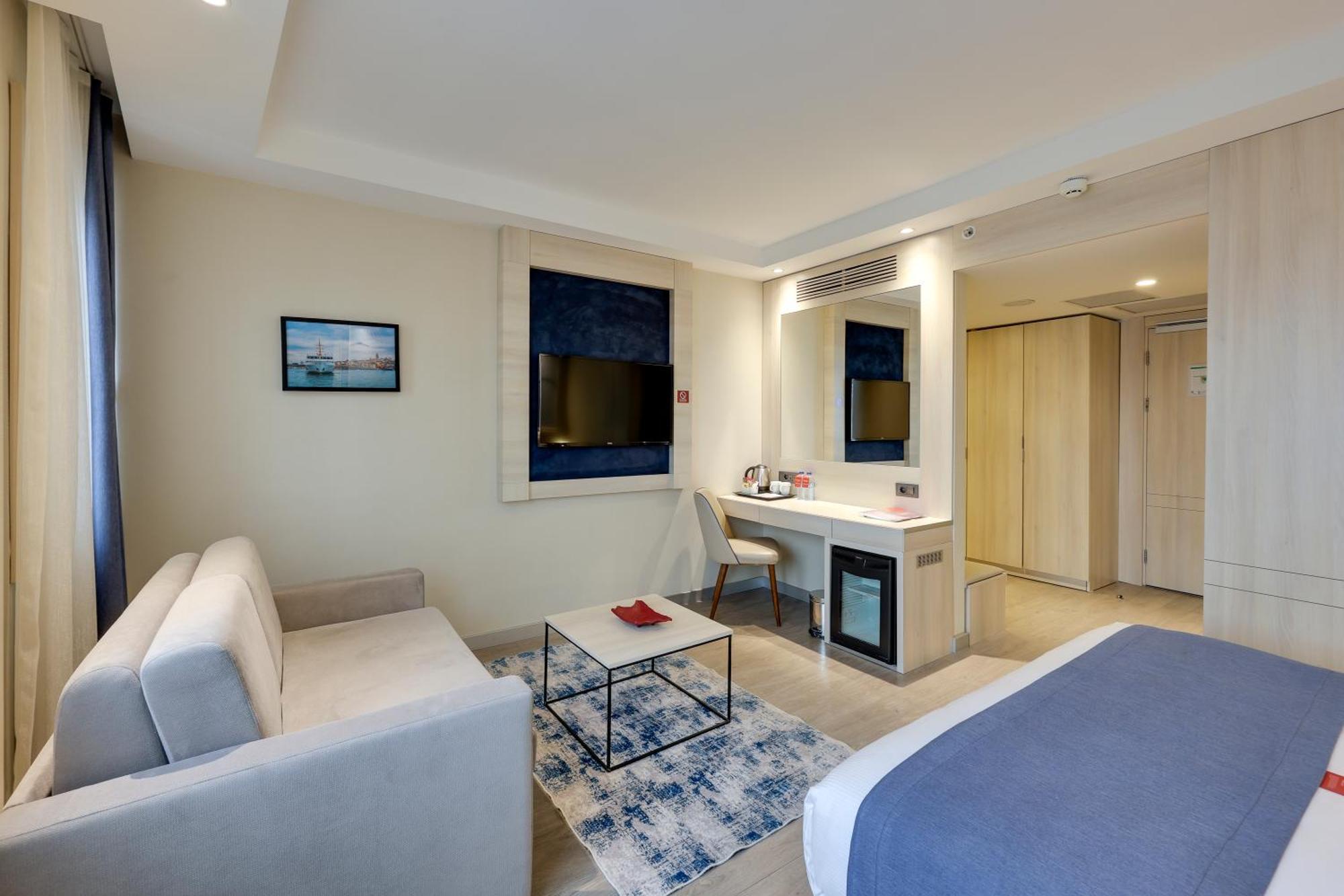 Family Room 1 Double Bed 1 Single Bed Sofa Bed