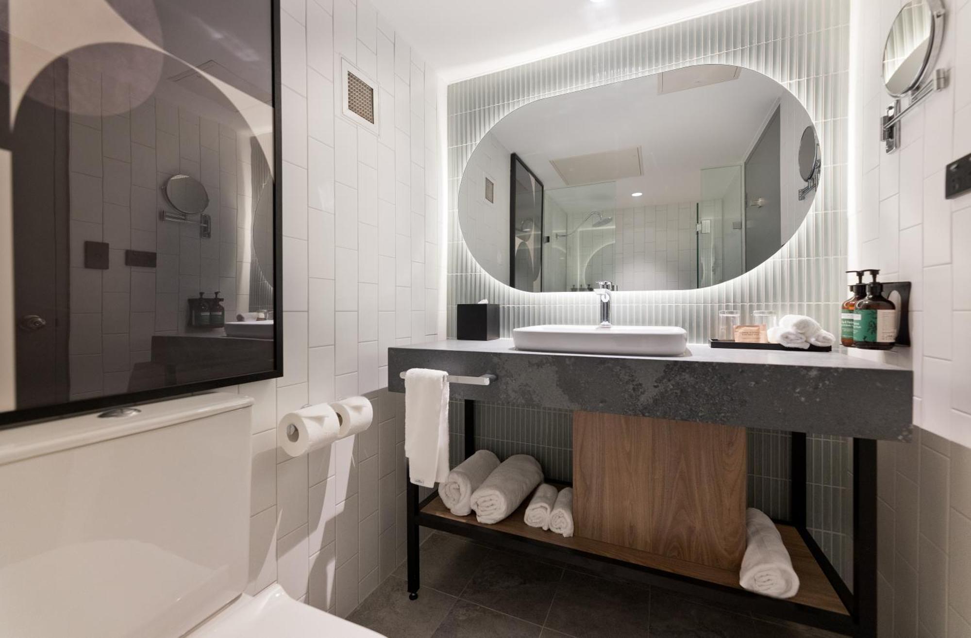 Premium Queen Room Balcony River View