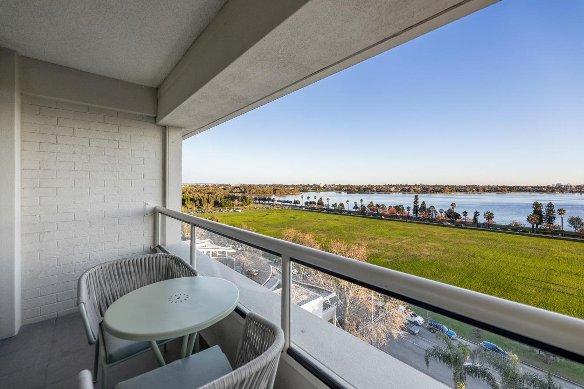 Premium Queen Room Balcony River View