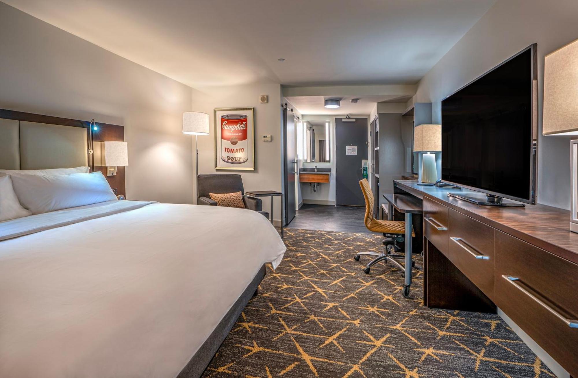 King Room - Mobility Access/Hearing Accessible