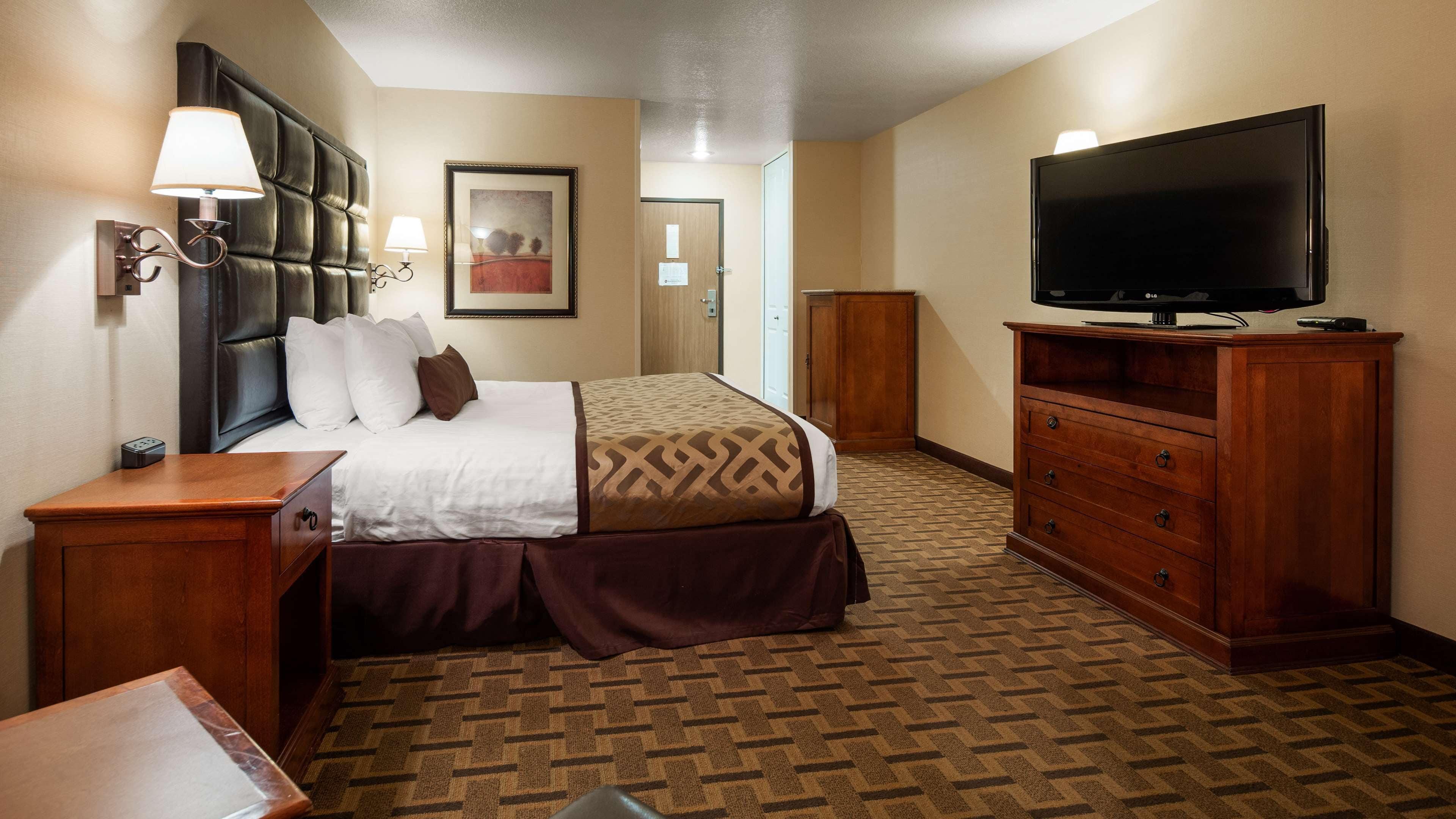 King Room,1766143092:JPEG