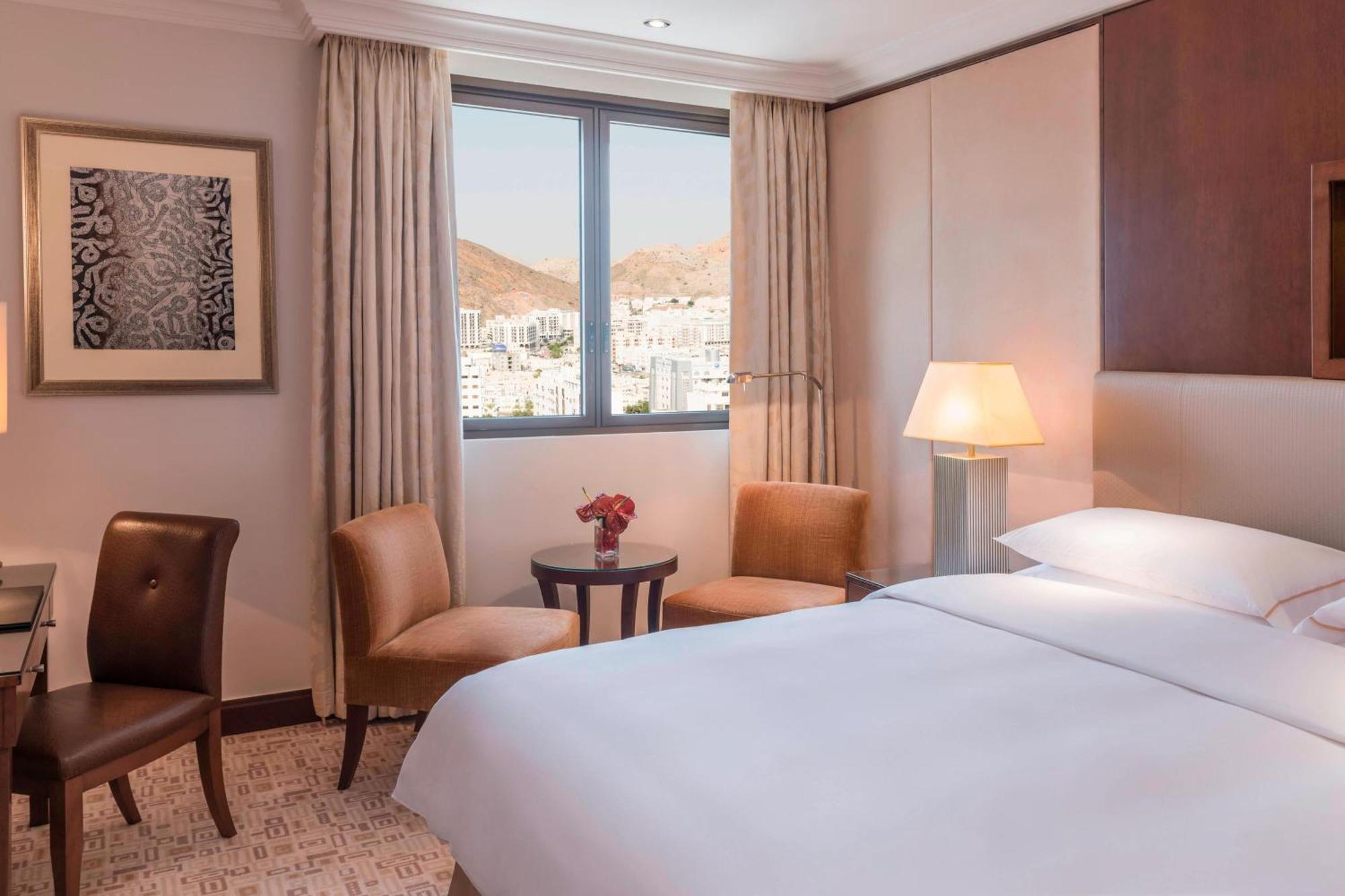 Deluxe Room 1 King Bed