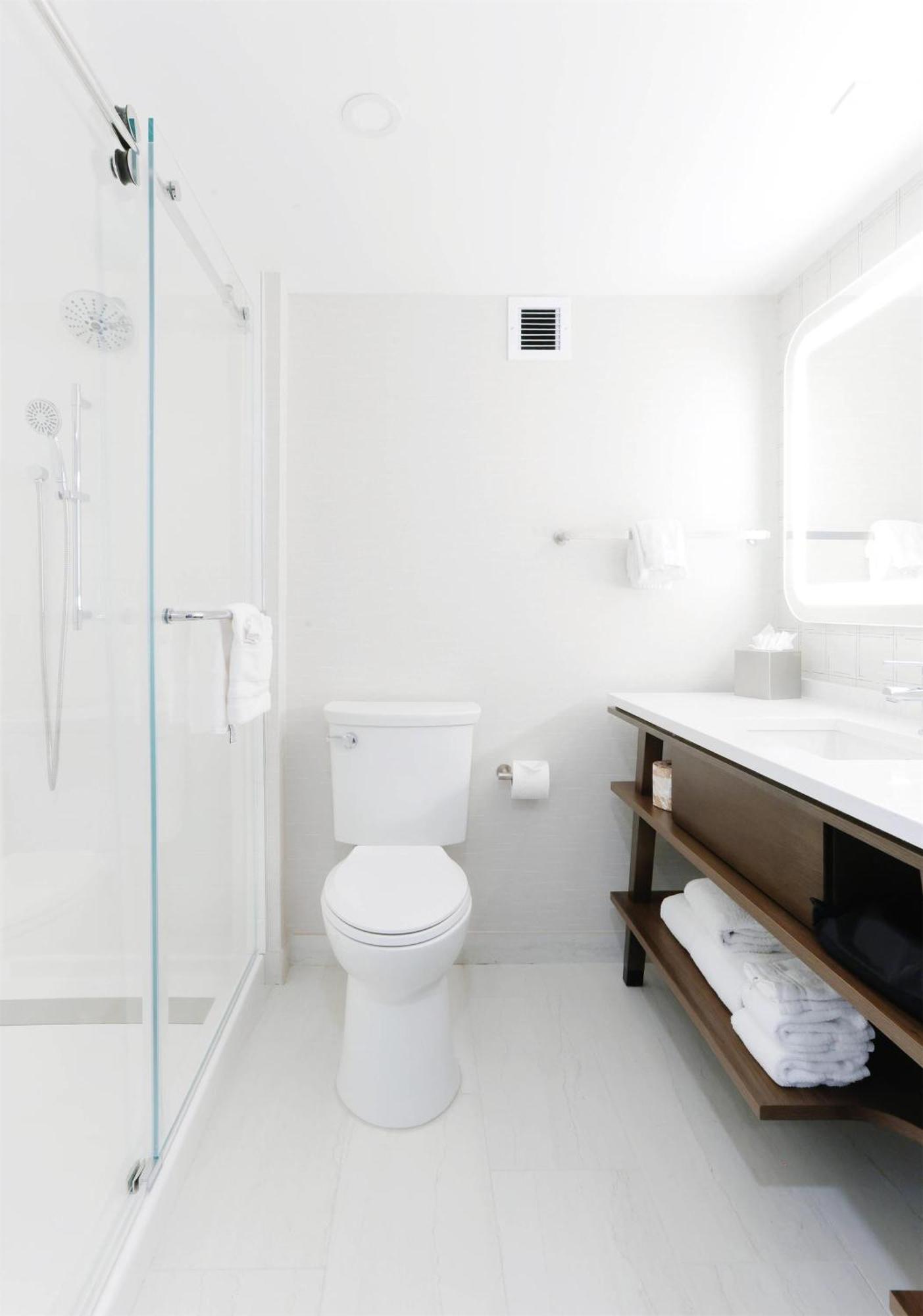 Quadruple Room Two Queen Beds Non Smoking or Pet Friendly