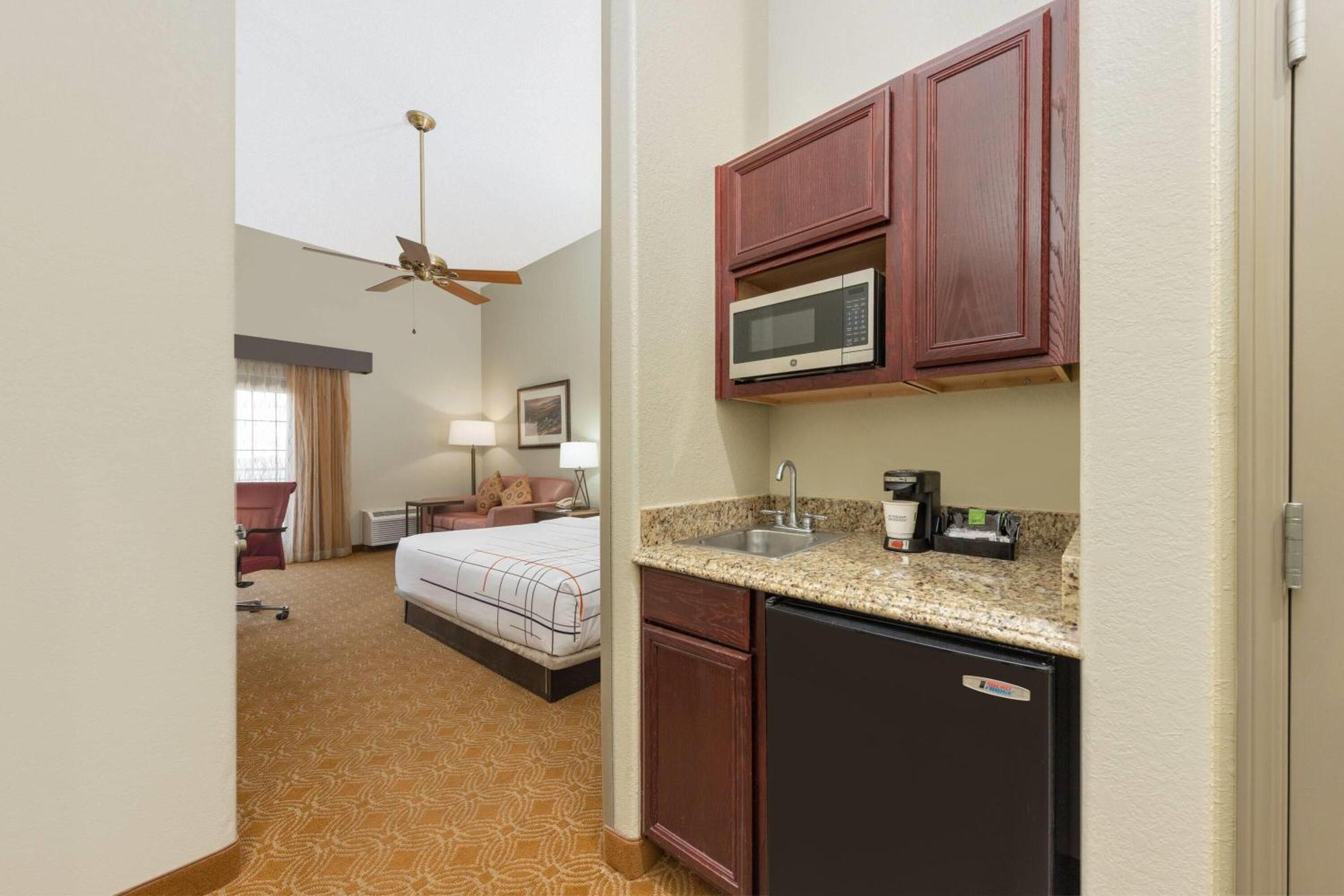 Deluxe King Room Balcony Lake View Upper Floor
