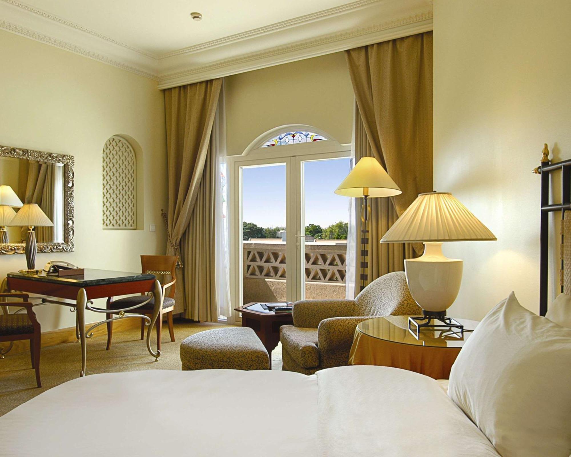 King Room Pool View