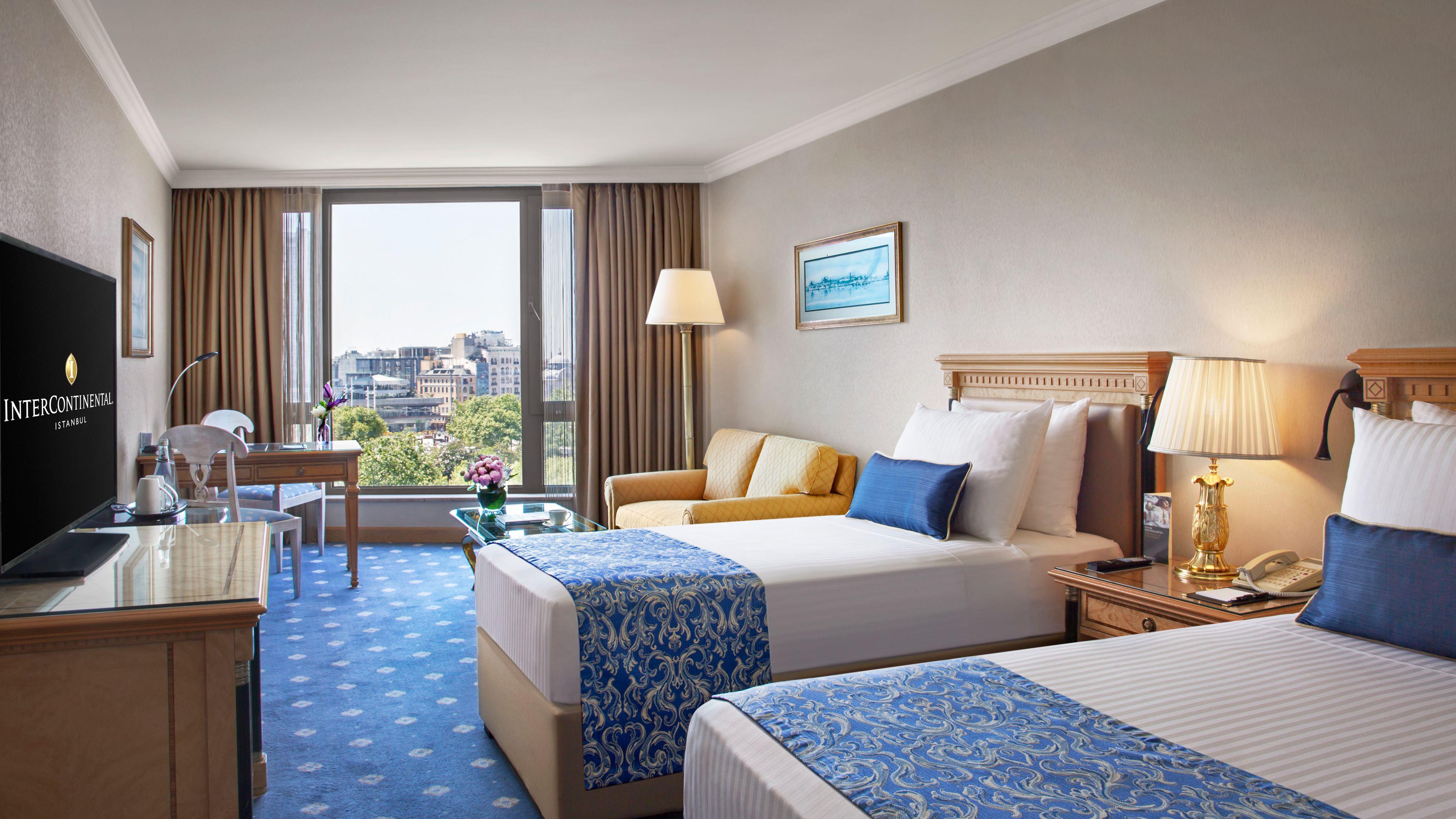 Classic Twin Room City View