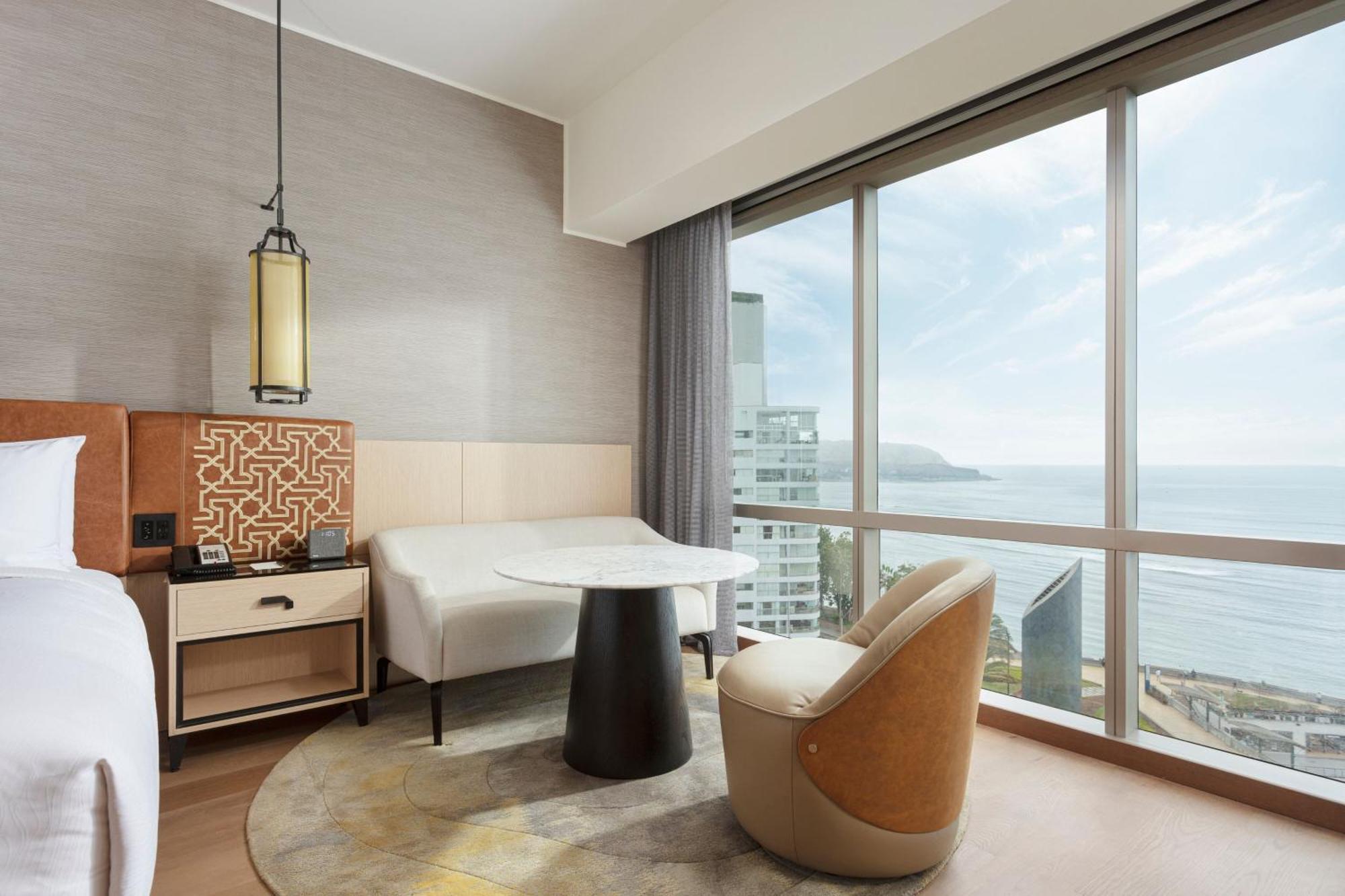 Contemporary Classic King Room Oceanfront