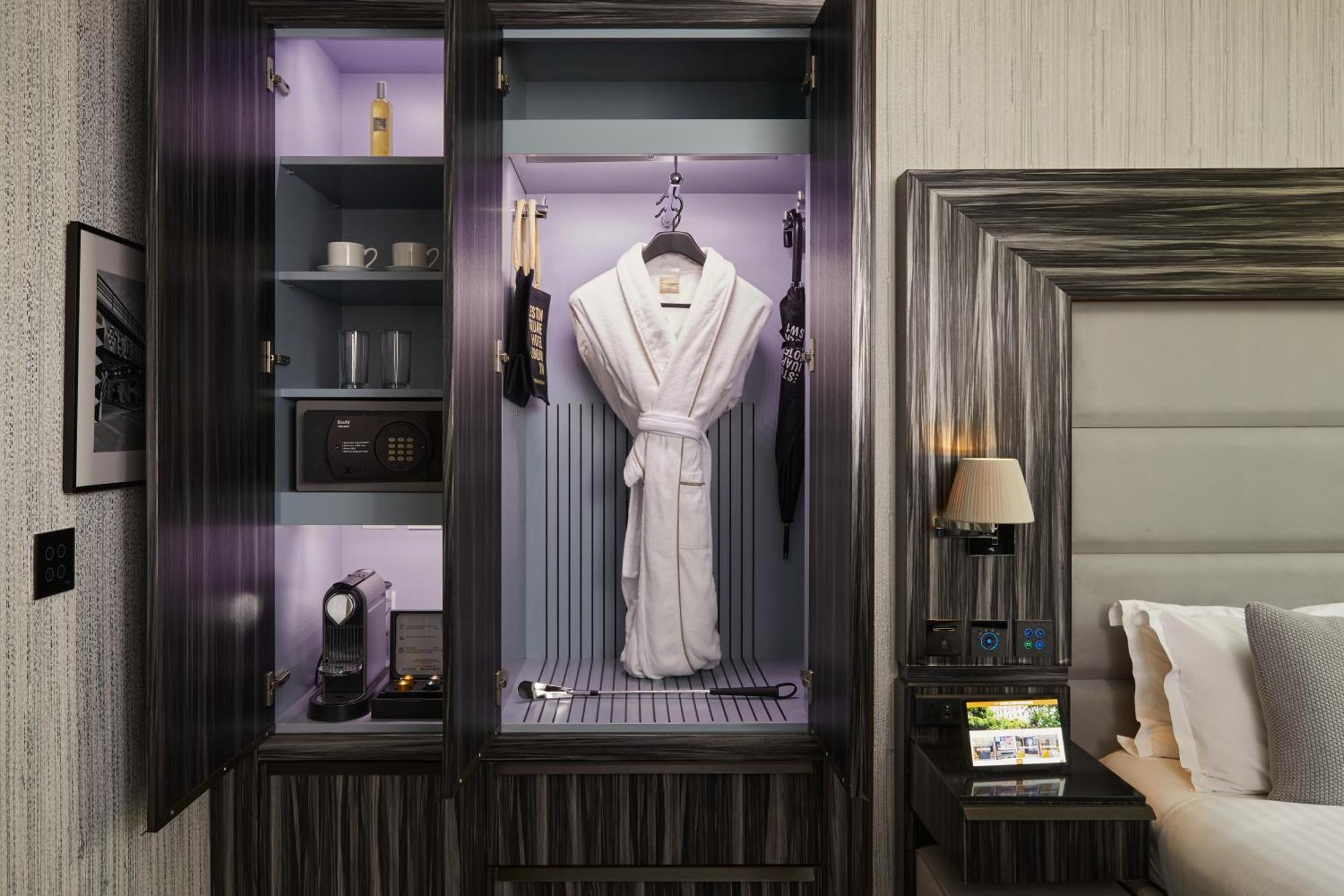 Superior King Room