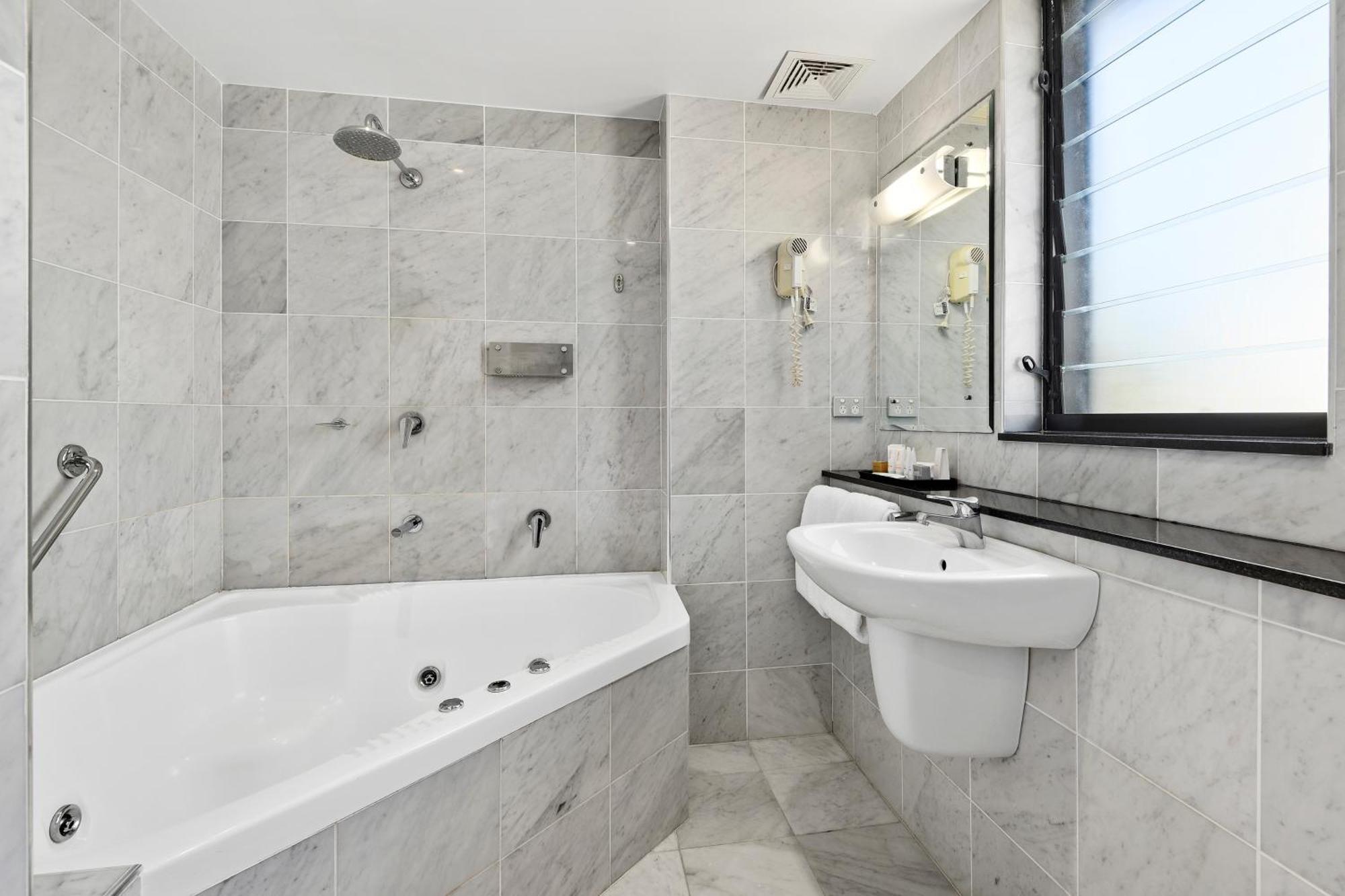 Standard King Room with Spa Bath