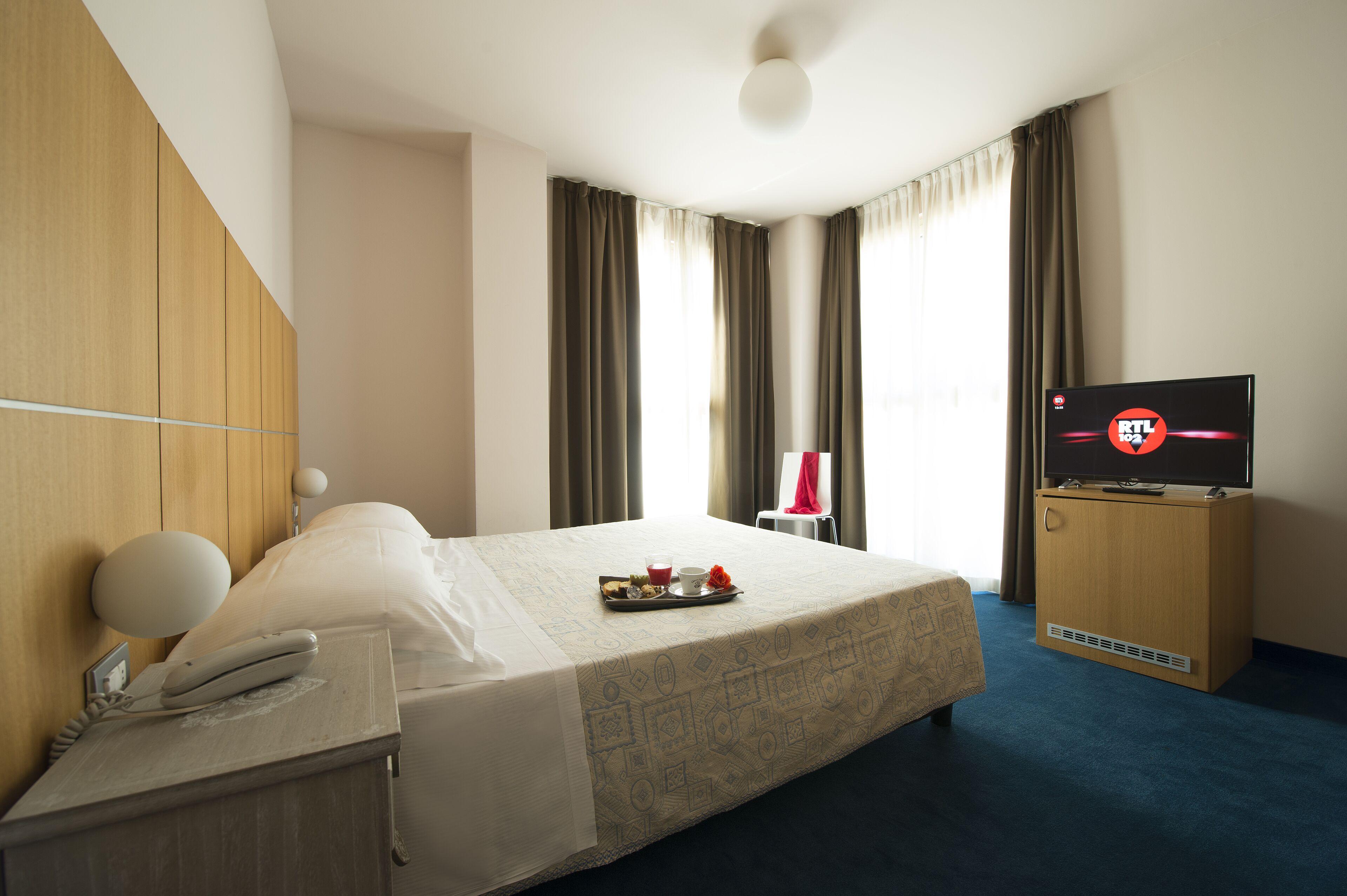 Standard Double Room,681550191:JPEG