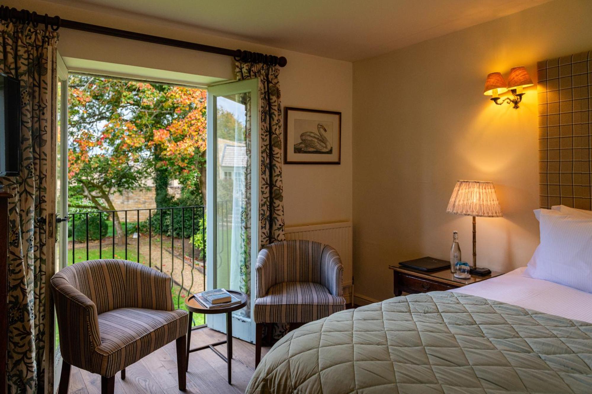 Classic Garden Room