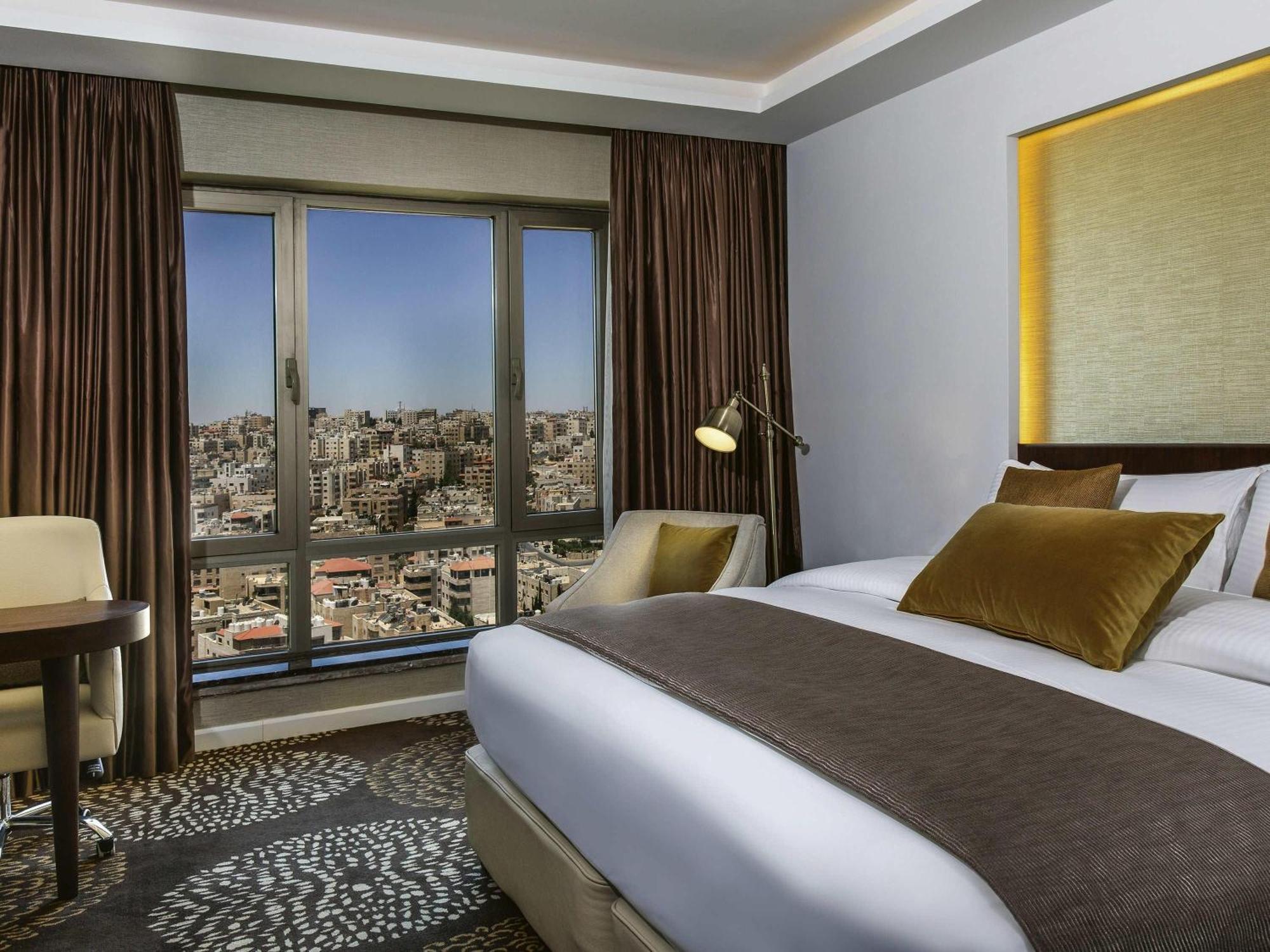 Executive Suite with City View