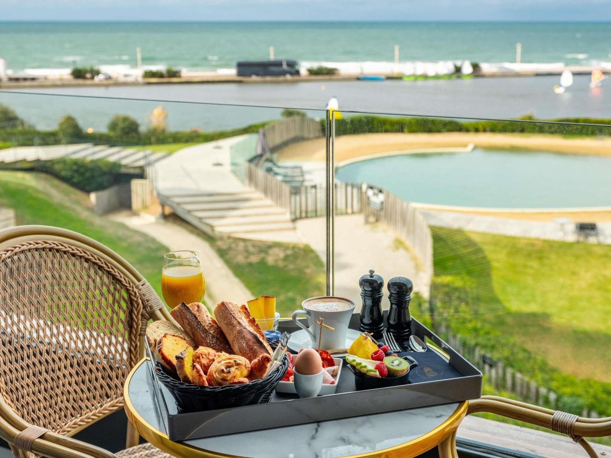 Classic Room Queen Bed or Two Single Beds Balcony Sea View,1765177137:JPEG