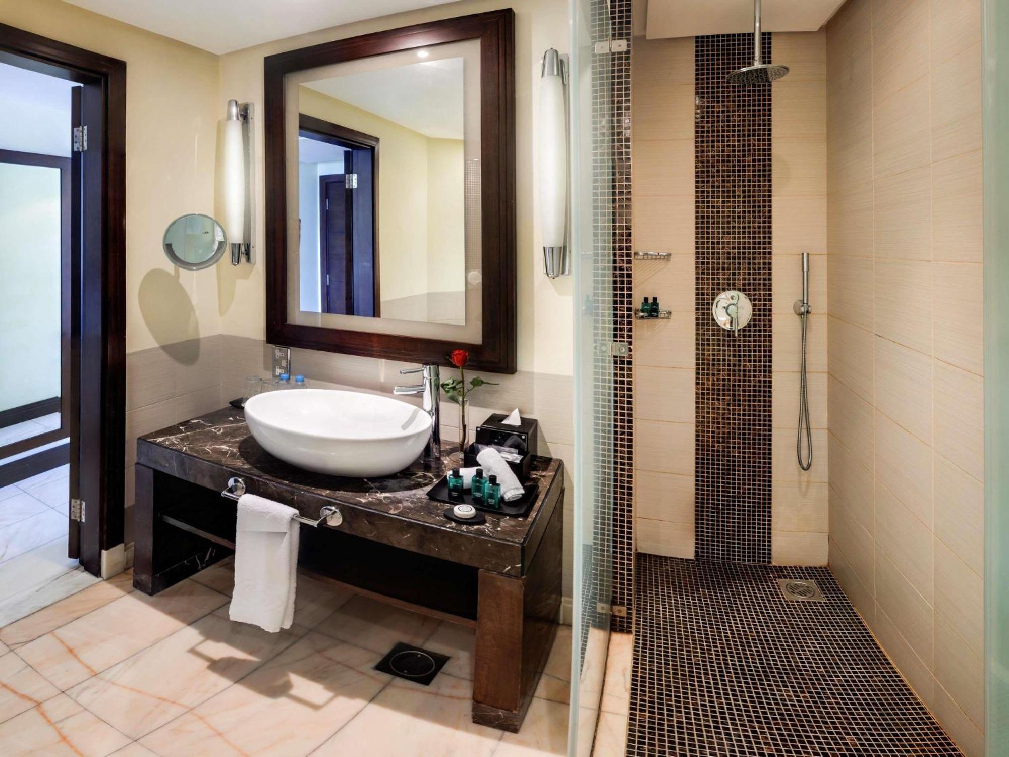 Superior Balcony Room with Two Single Beds and City View