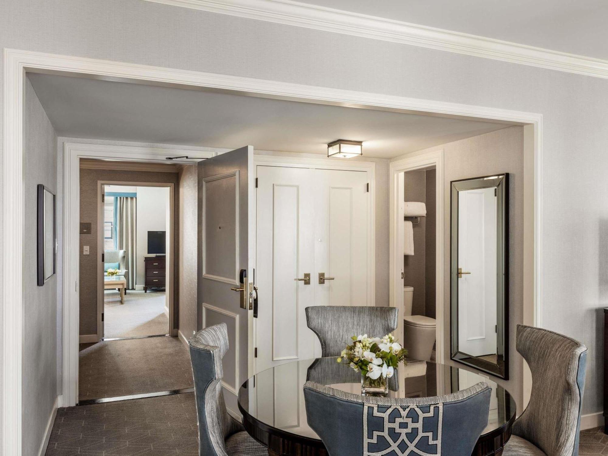 Grand One Bedroom Suite with One King Bed - Mobility and Hearing Accessible