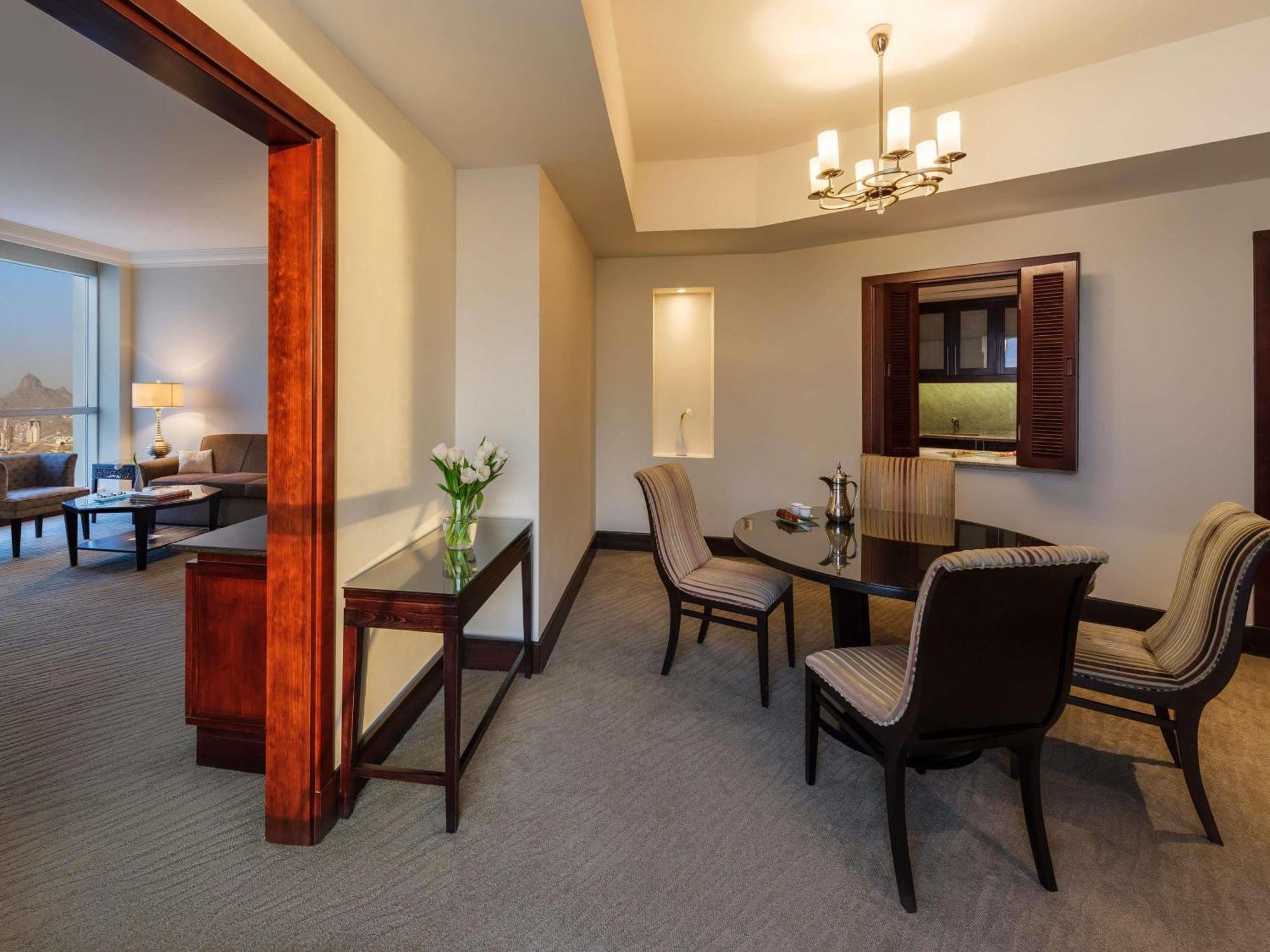 Residential Twin Suite with City View