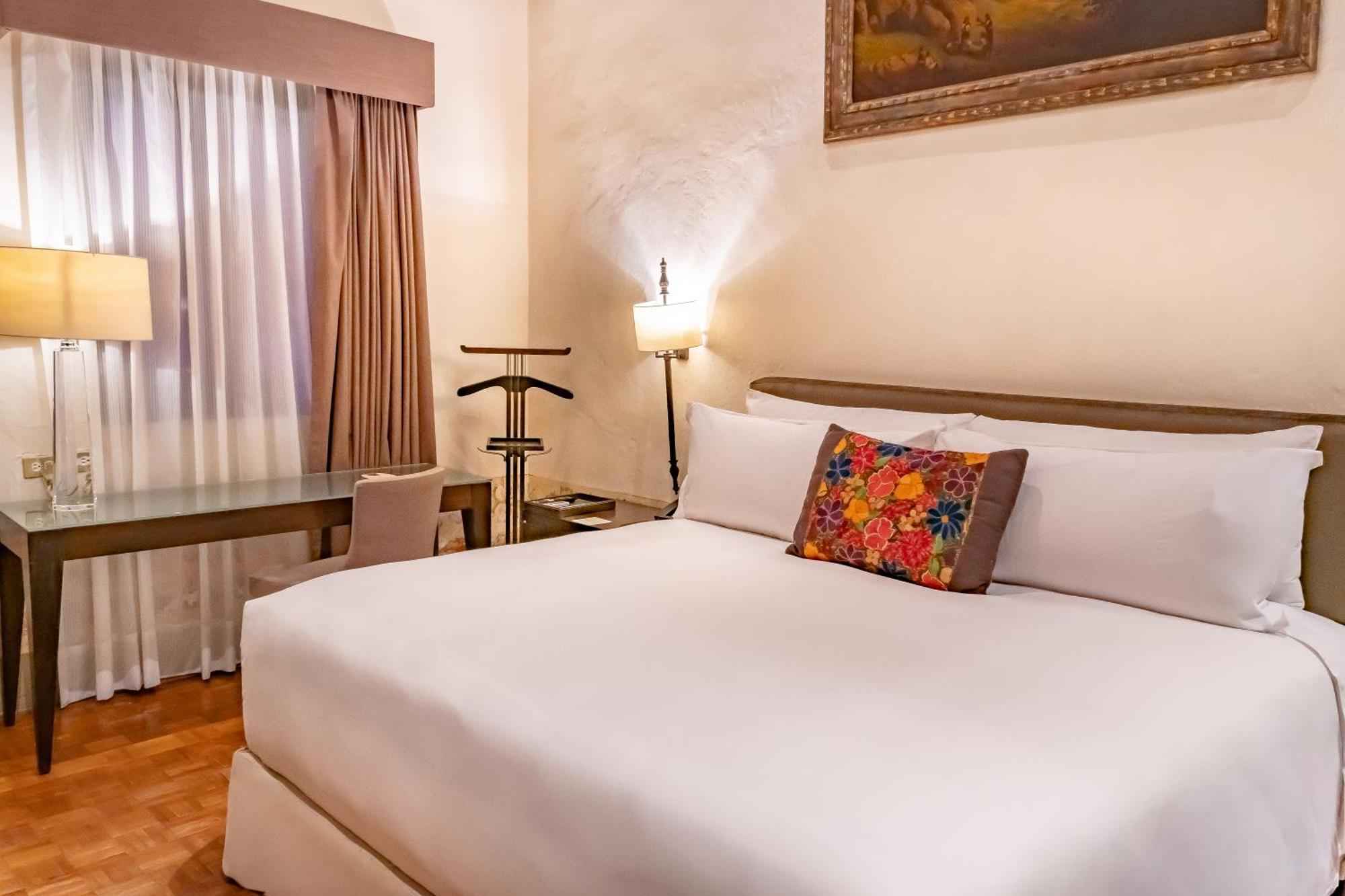 Novicias King Size Bed