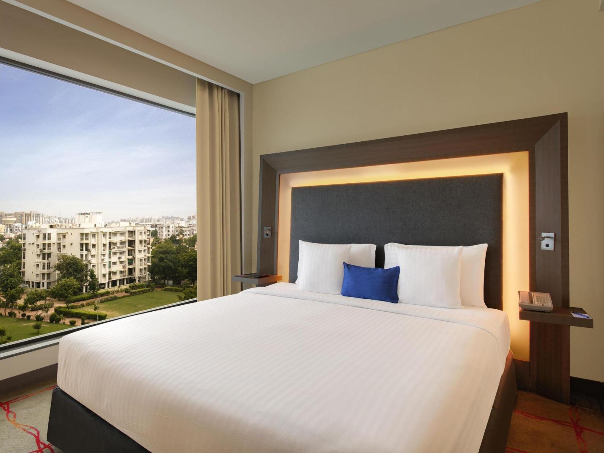 Large Junior Suite Separate Sitting Area Premier Lounge Access on Food & Beverage Laundry SPA