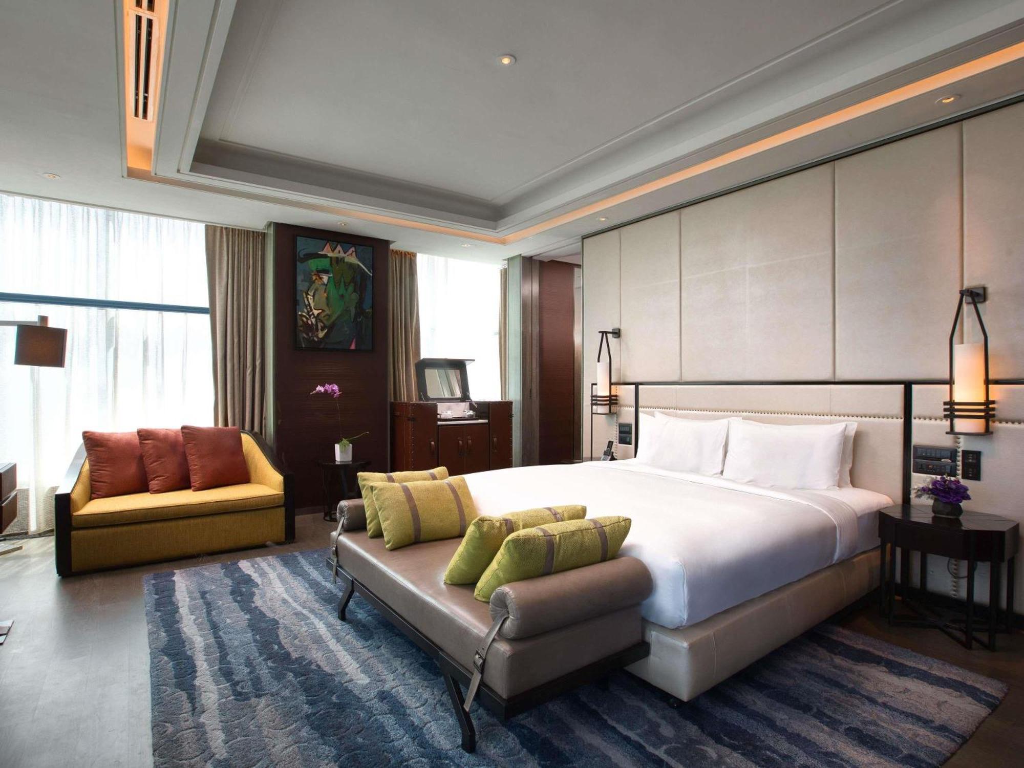 Imperial Suite with One King Bed - Club Access