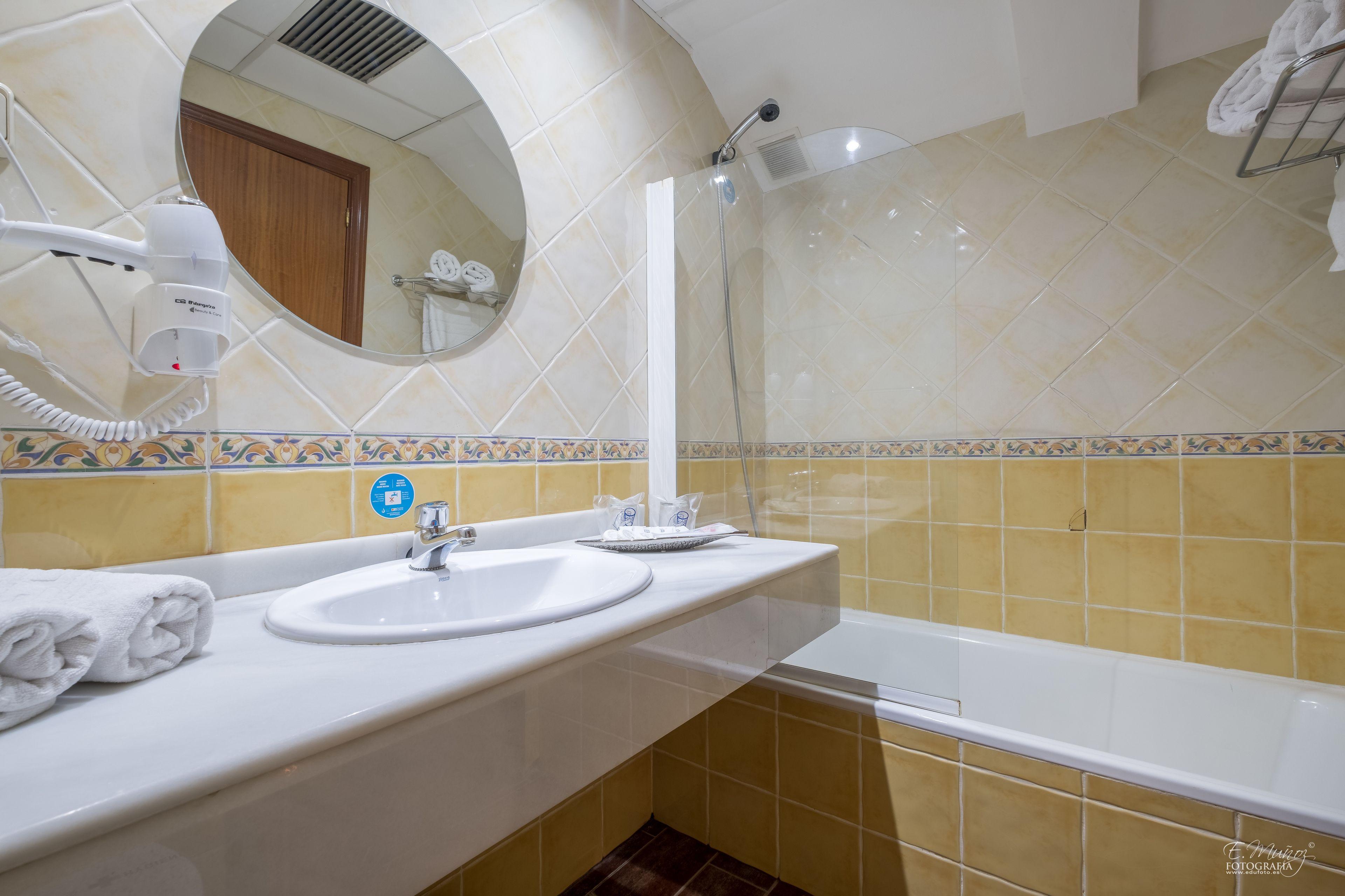 Standard Single Room,1717999807:JPEG
