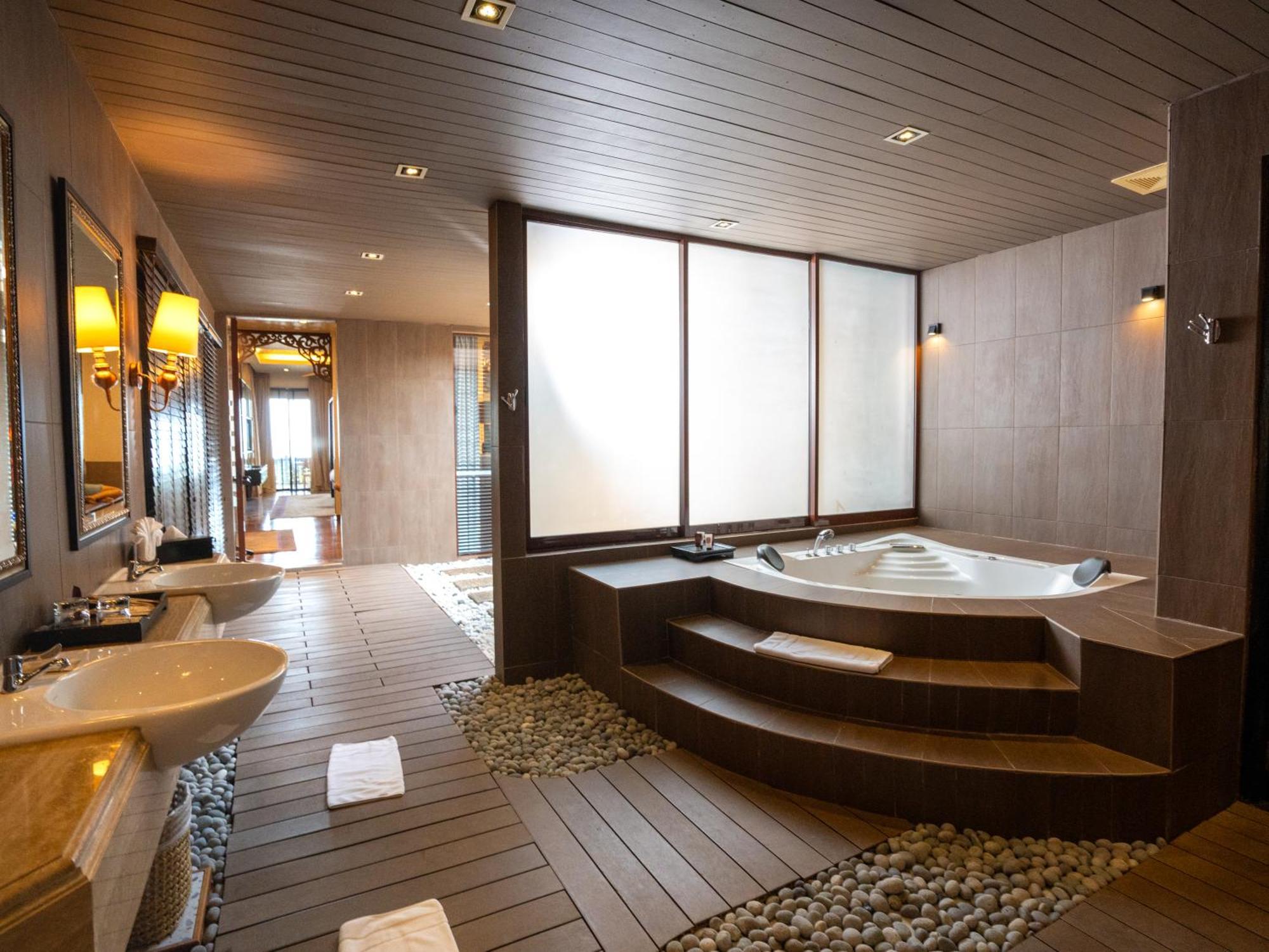 Seroja Suite