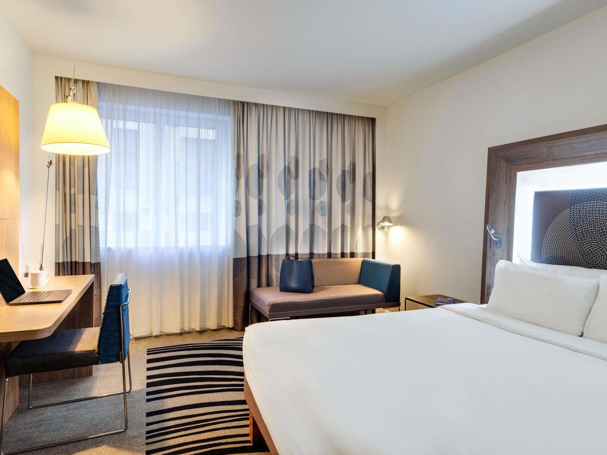 Standard Queen Room