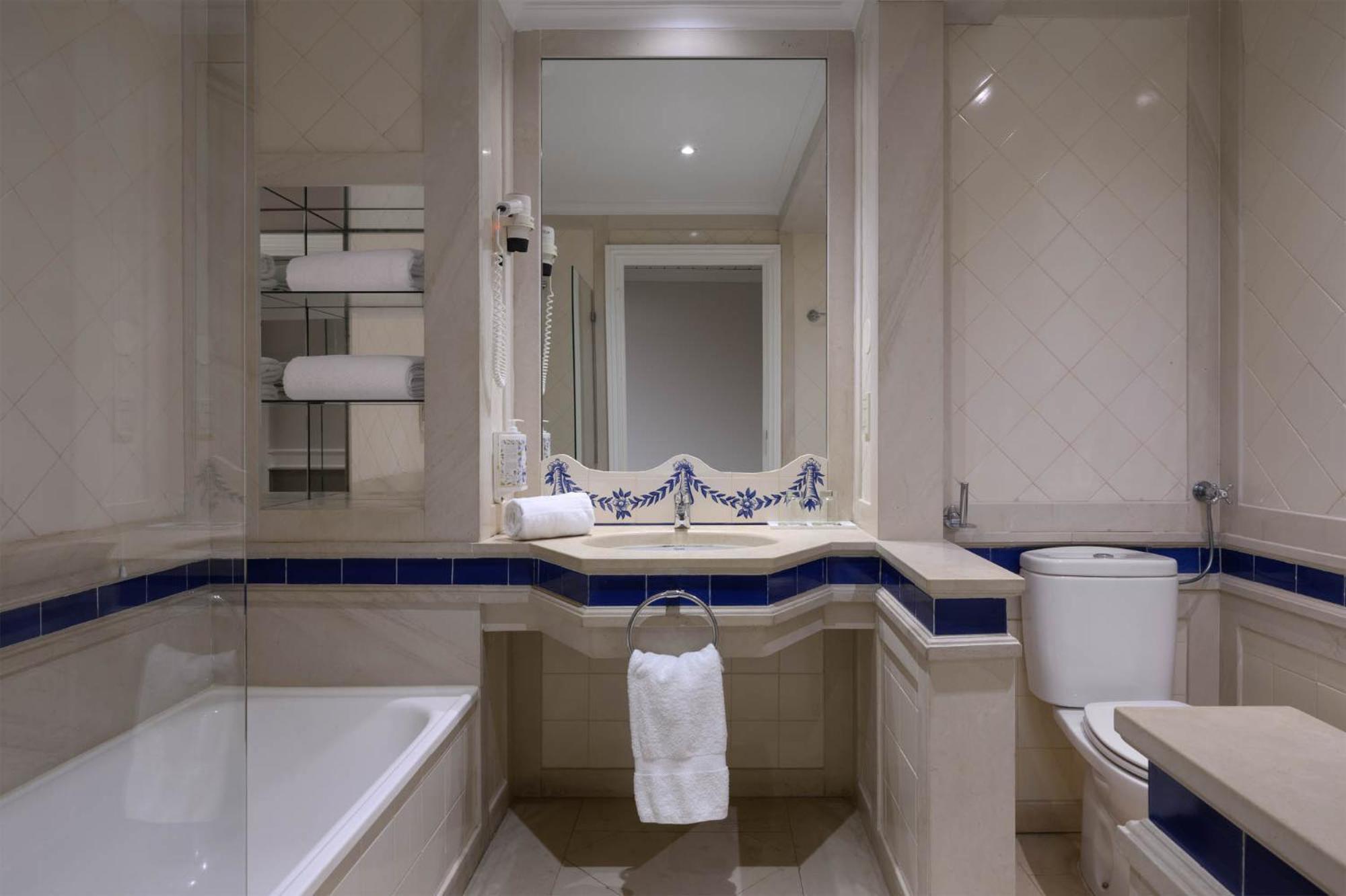 Standard Double or Twin Room Balcony