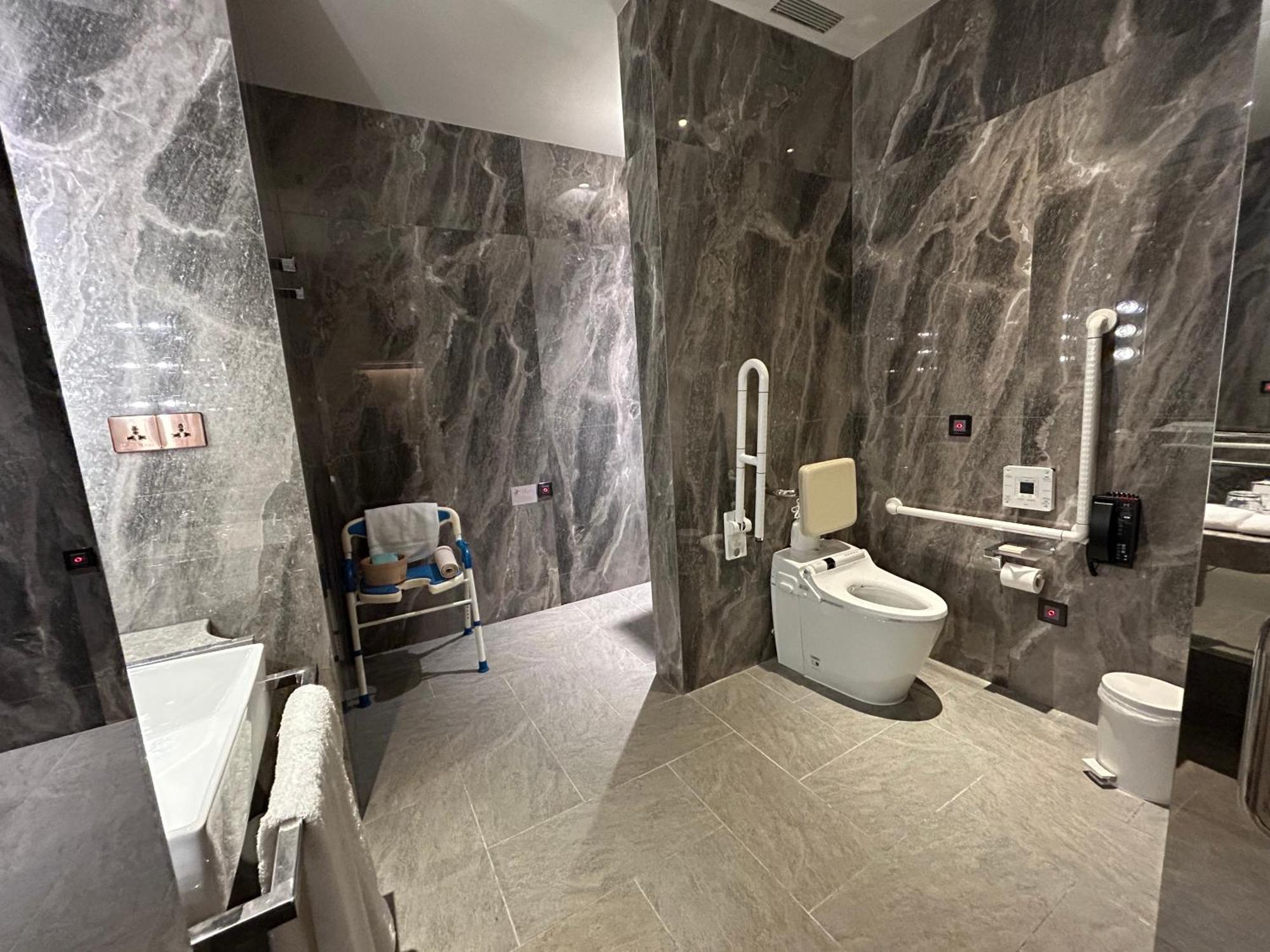 Executive Twin Room - Accessible