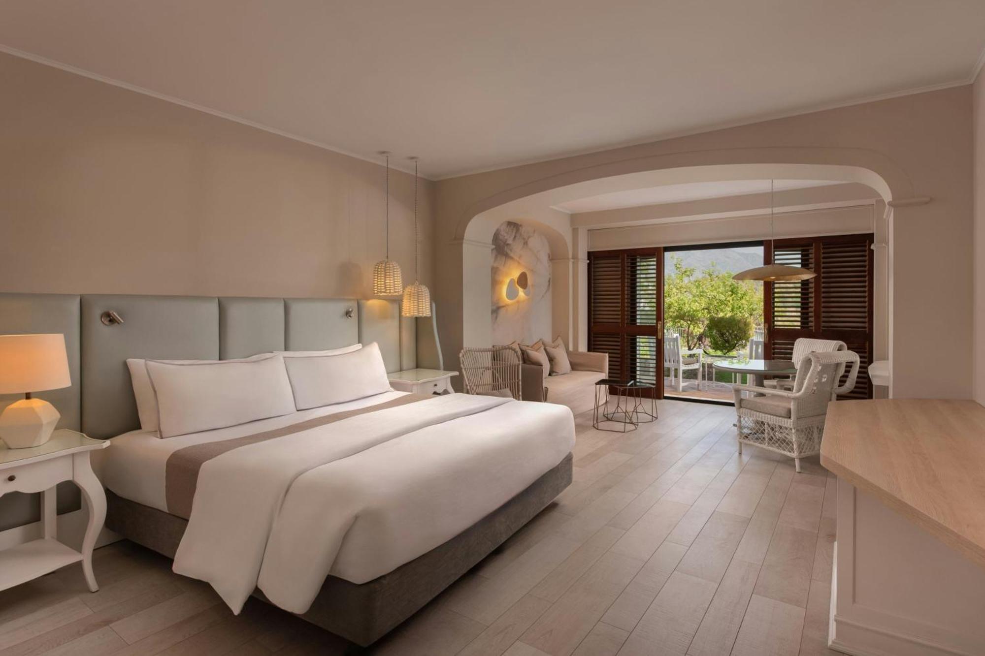 Deluxe King Room,1739364884:JPEG